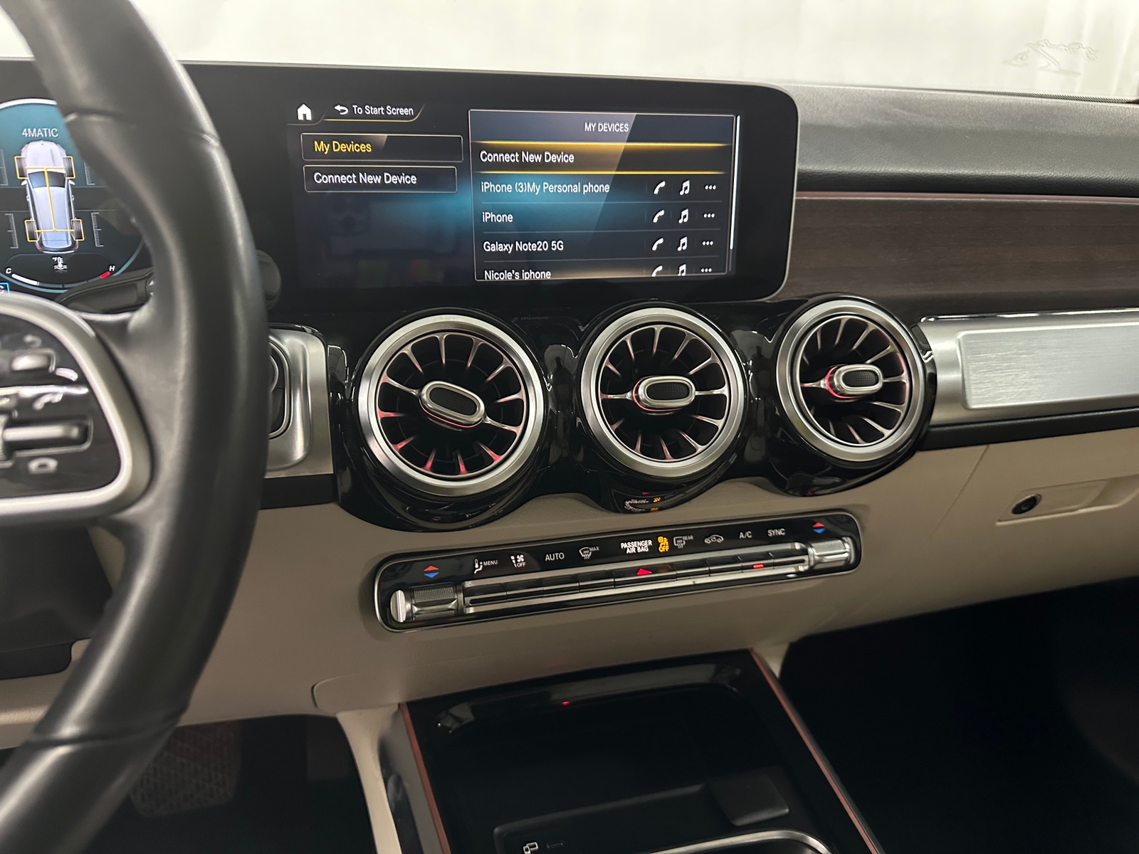 Thumbnail: 2021 Mercedes-Benz GLB - 3