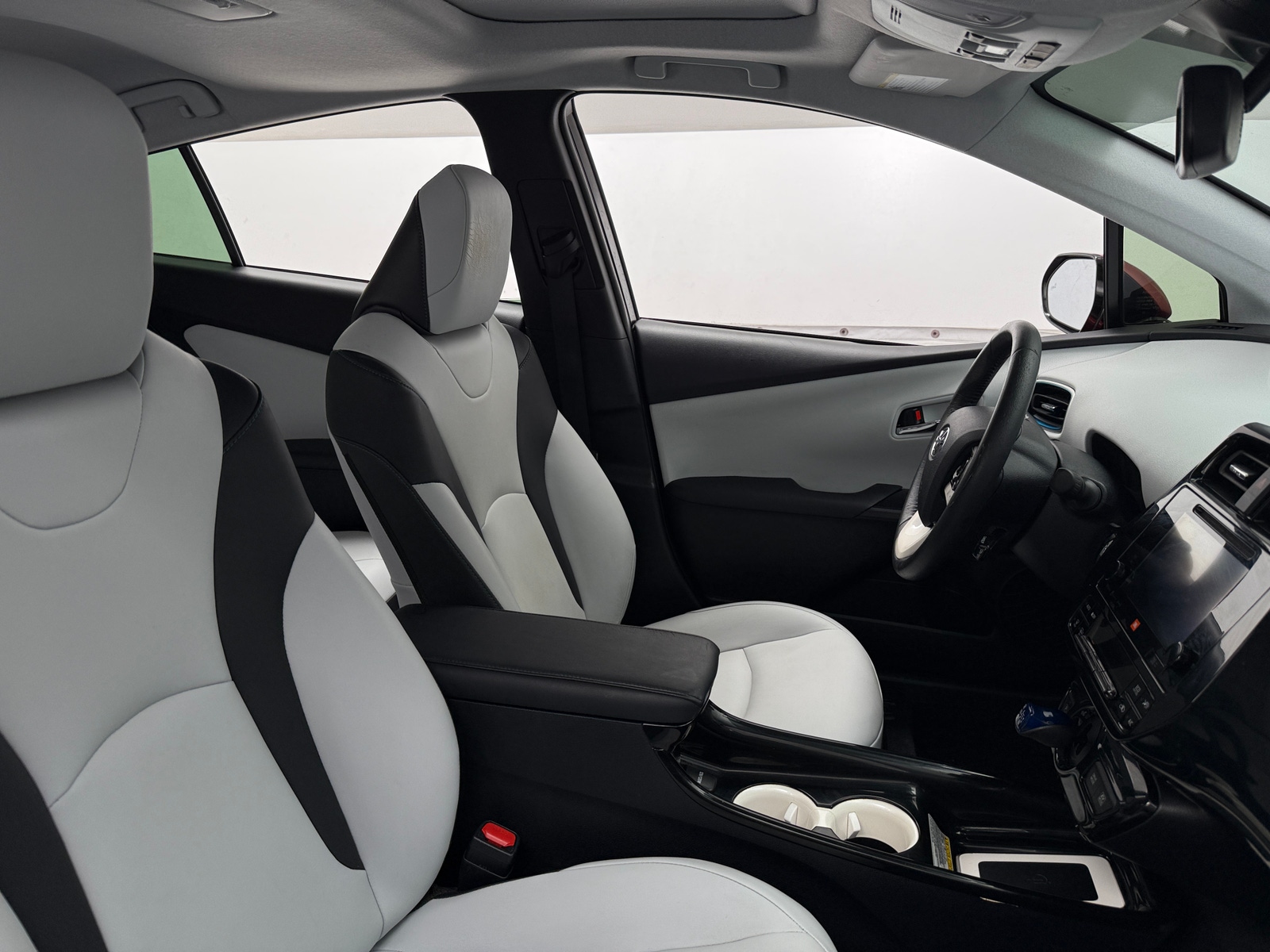 Thumbnail: 2016 Toyota Prius - 2