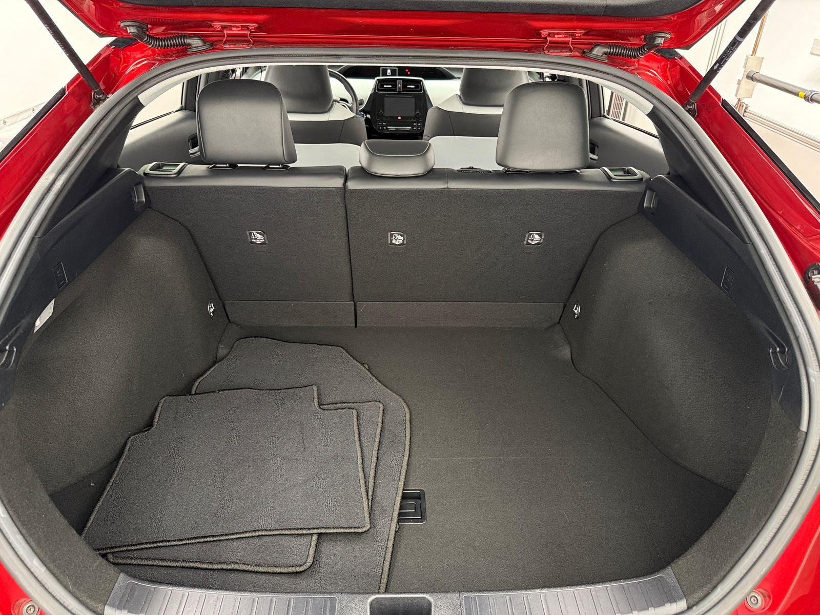 Thumbnail: 2016 Toyota Prius - 7