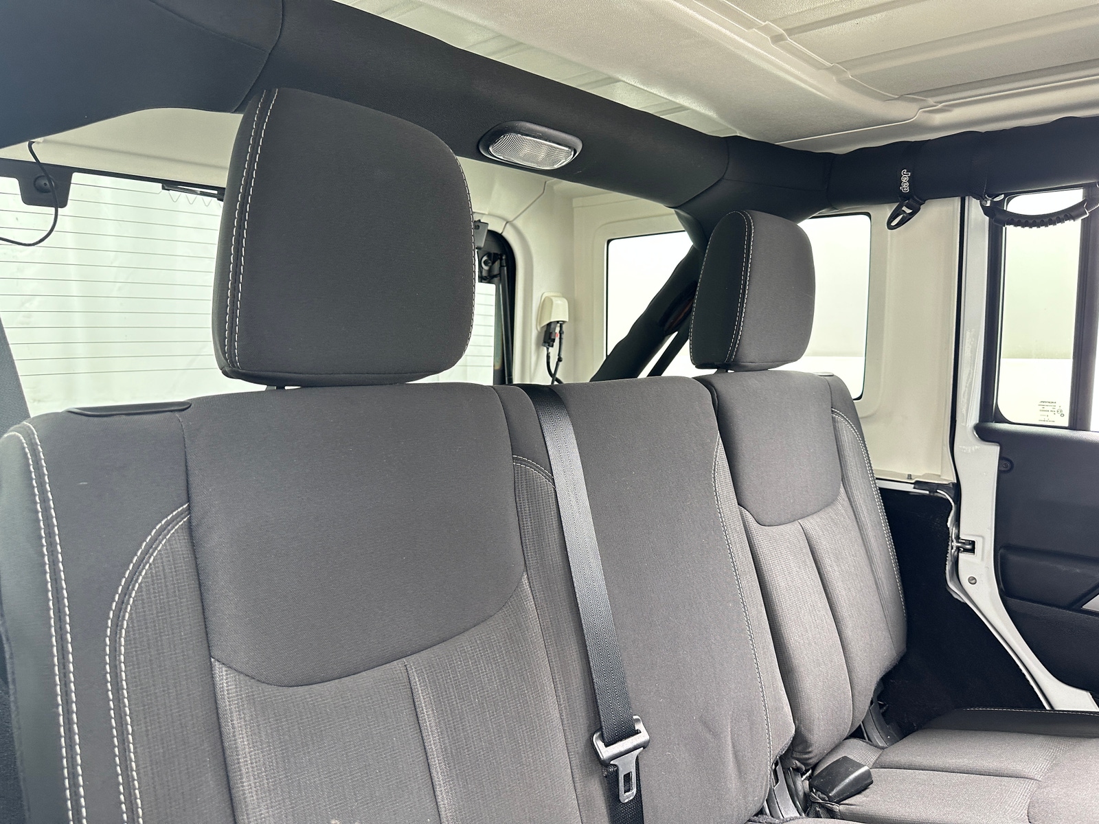 Thumbnail: 2015 Jeep Wrangler - 6