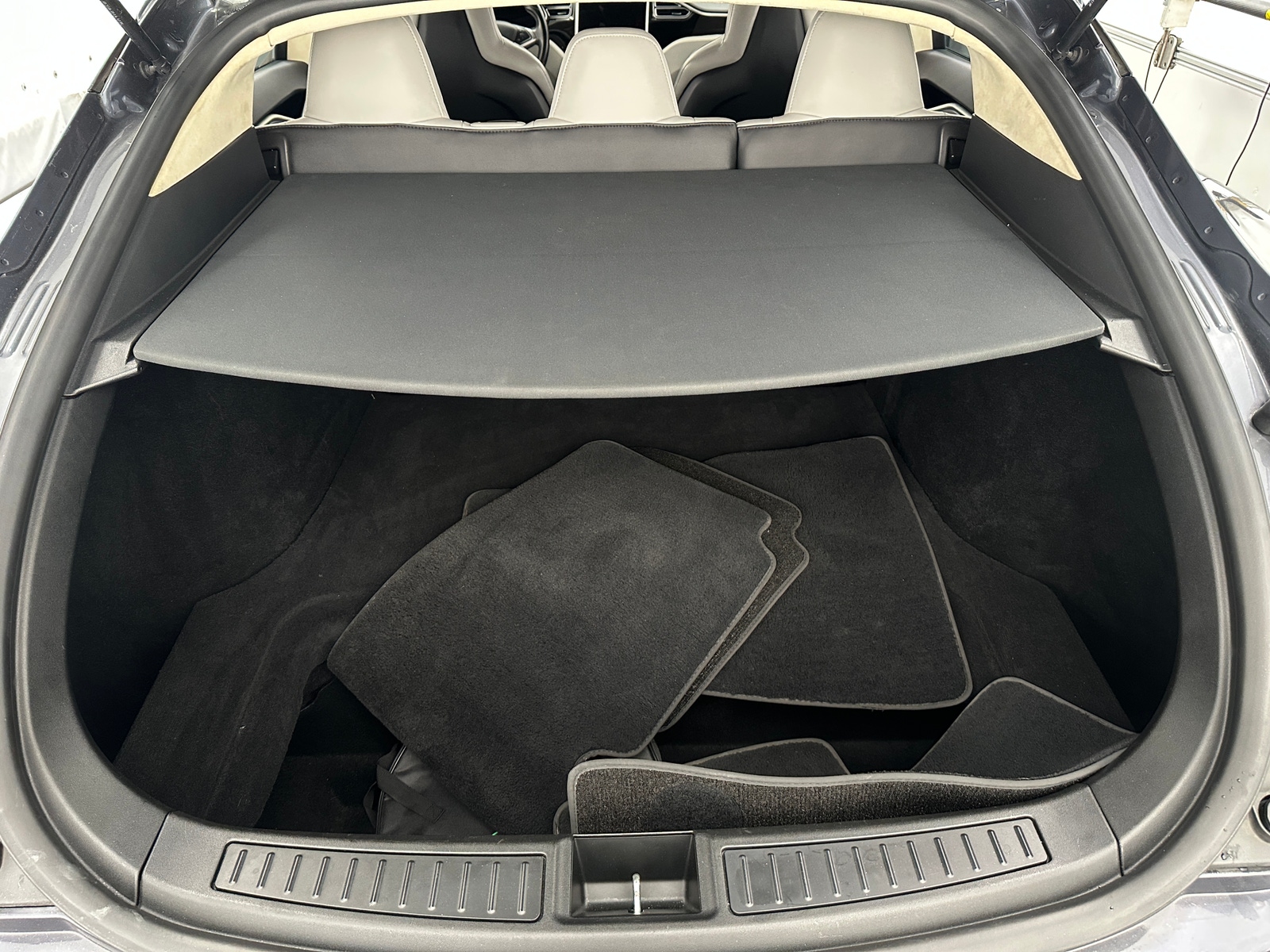 Thumbnail: 2016 Tesla Model S - 6