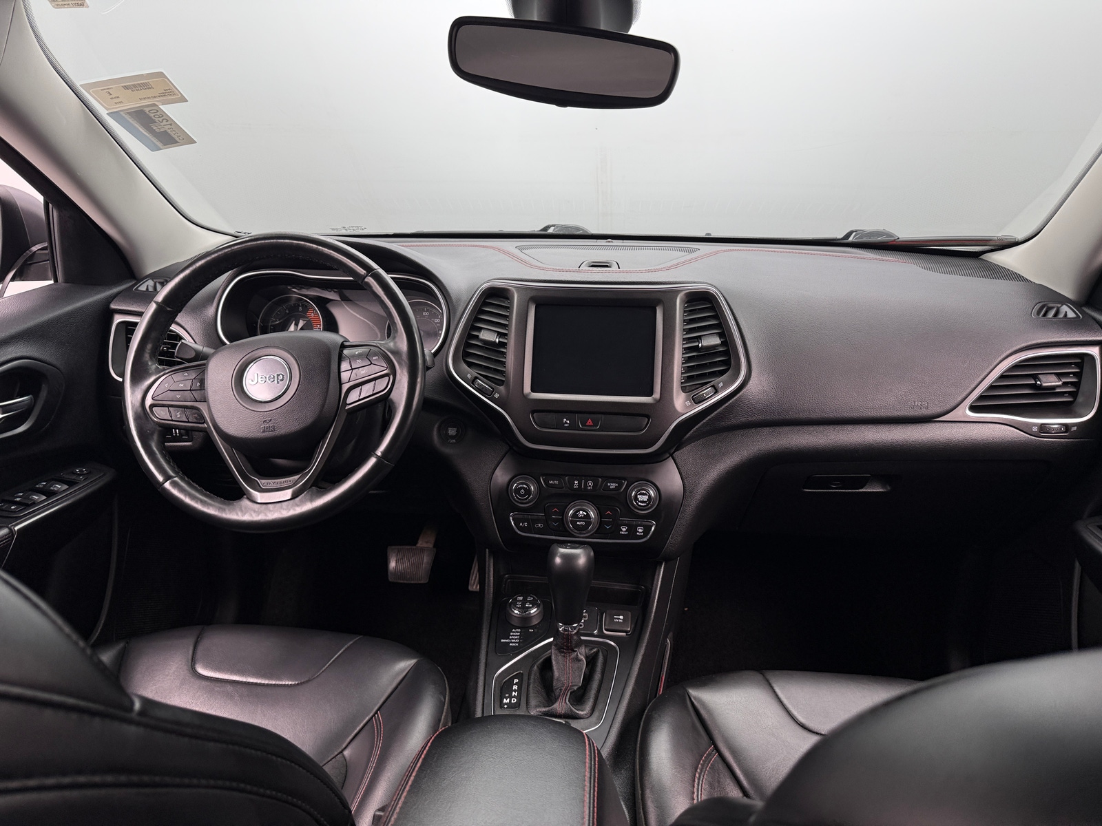 Thumbnail: 2019 Jeep Cherokee - 3