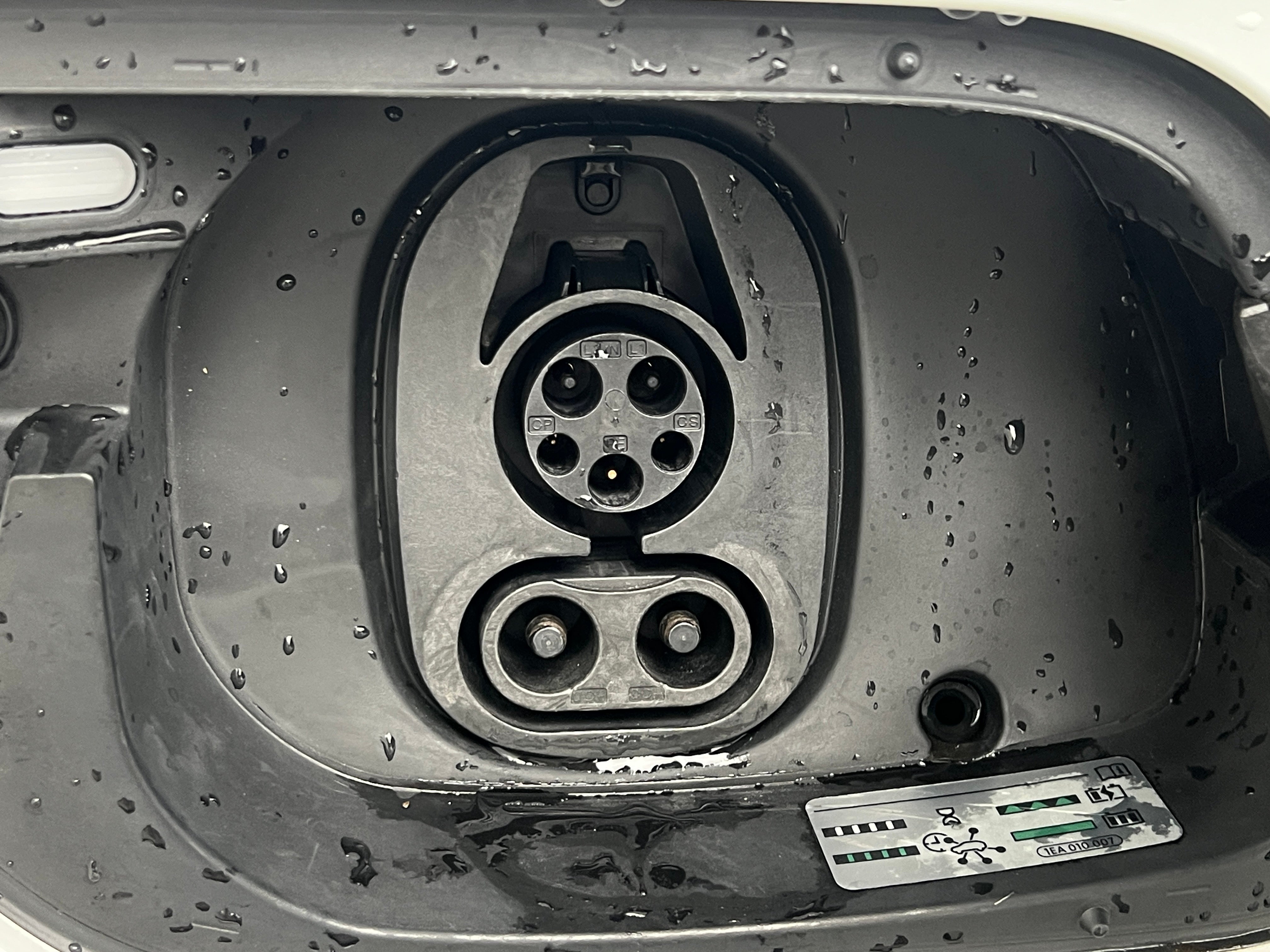 Used 2021 Volkswagen ID.4 PRO S with VIN WVGKMPE24MP044558 for sale in Oak Creek, WI