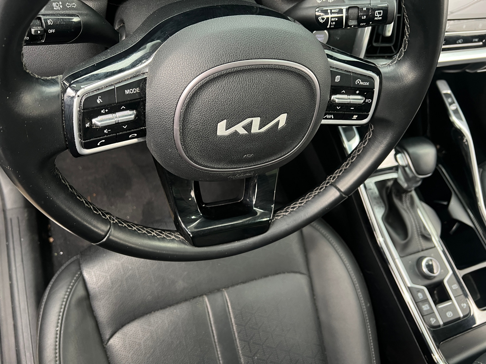 Thumbnail: 2022 Kia Sorento - 4