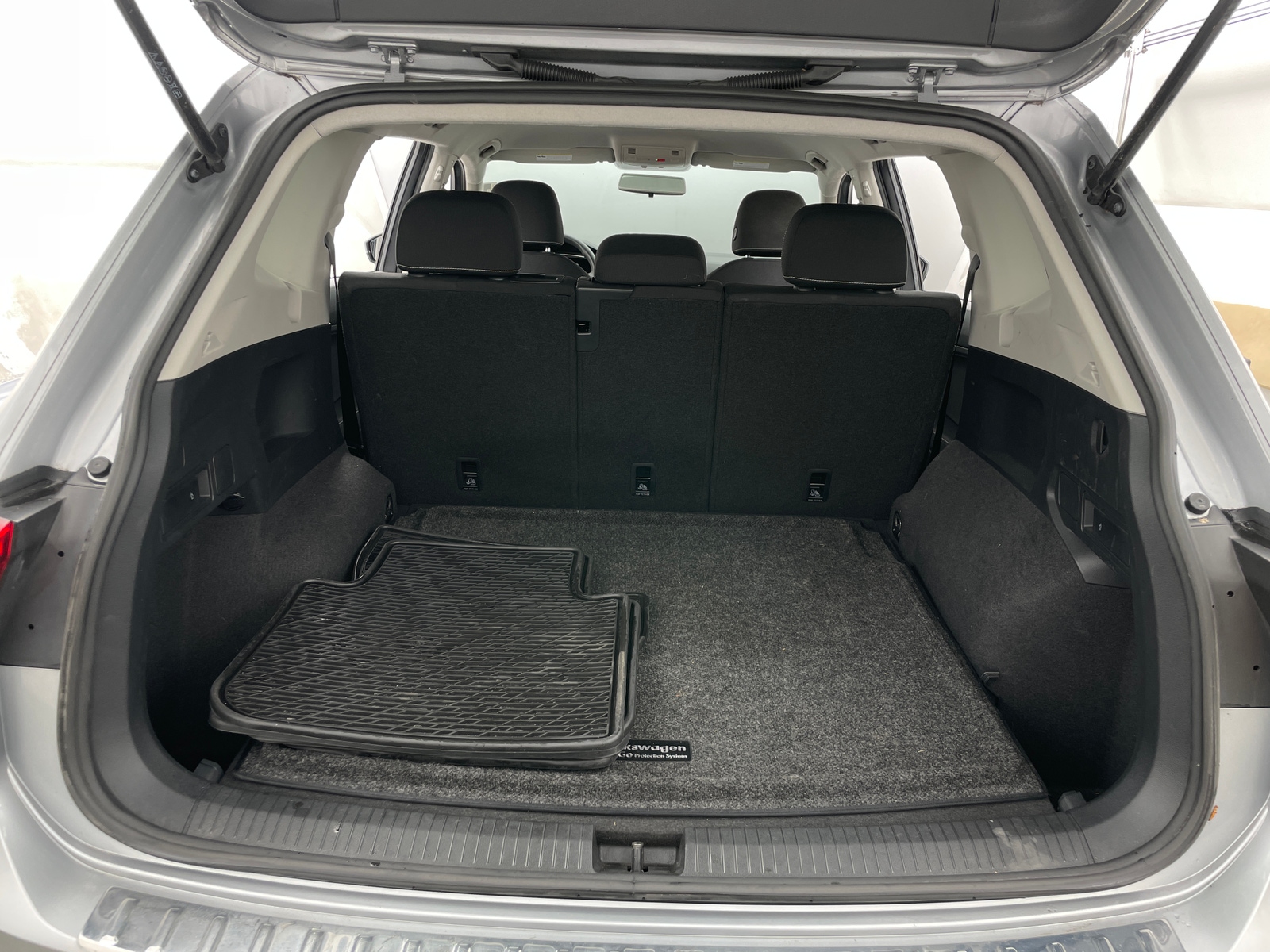 Thumbnail: 2022 Volkswagen Tiguan - 7