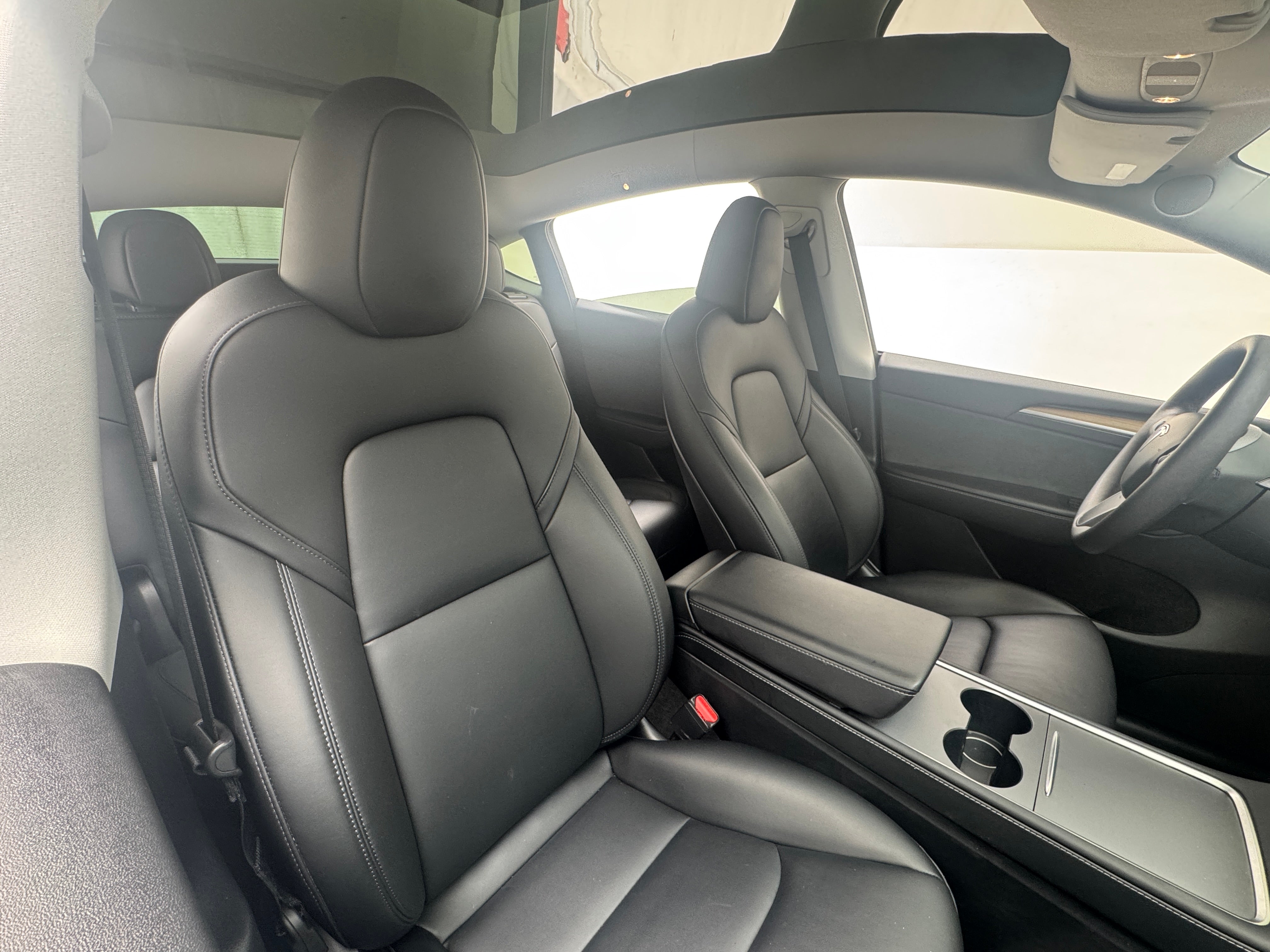 Used 2023 Tesla Model Y Long Range with VIN 7SAYGDEE5PA027250 for sale in Oak Creek, WI