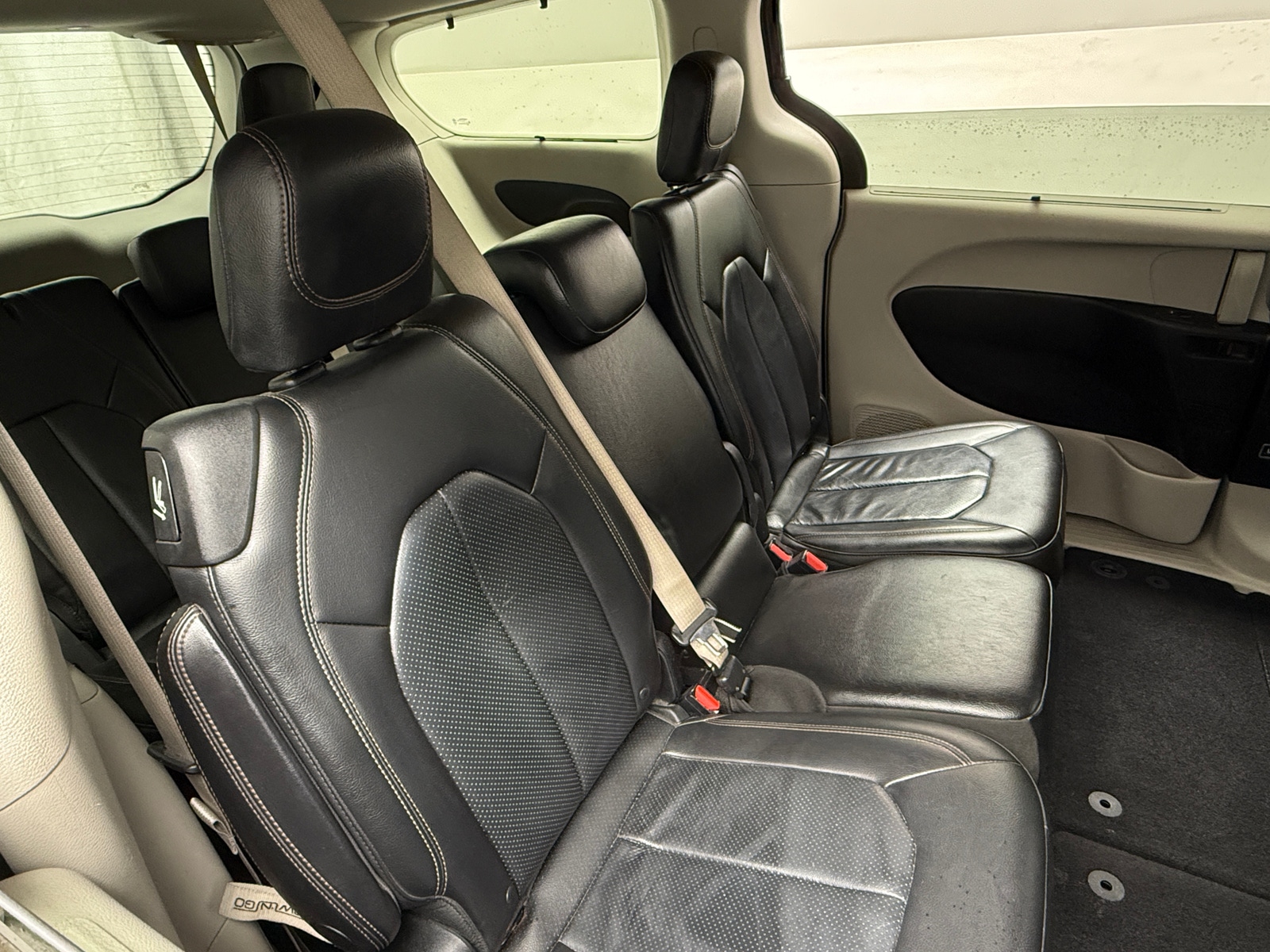 Thumbnail: 2018 Chrysler Pacifica - 5