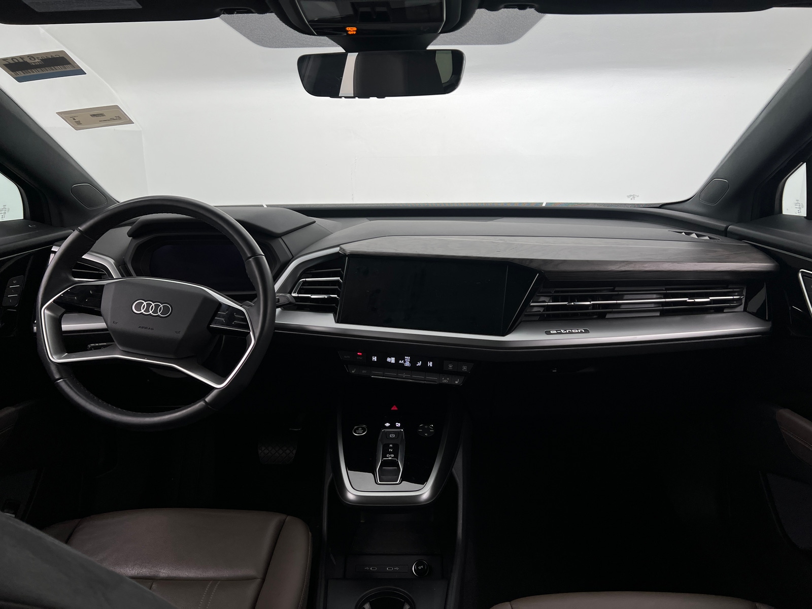 Thumbnail: 2025 Audi Q4 e-tron - 2