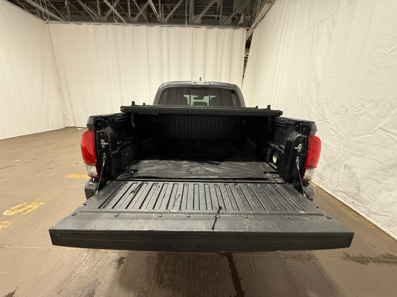 Thumbnail: 2018 Toyota Tacoma - 7