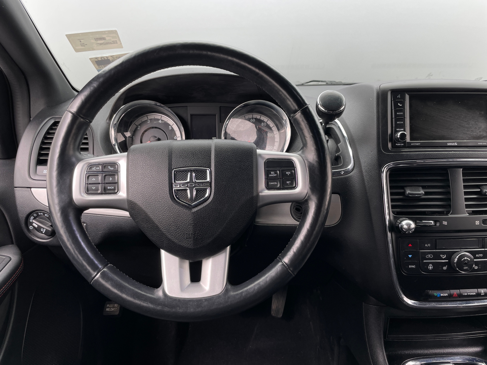 Thumbnail: 2017 Dodge Grand Caravan - 4