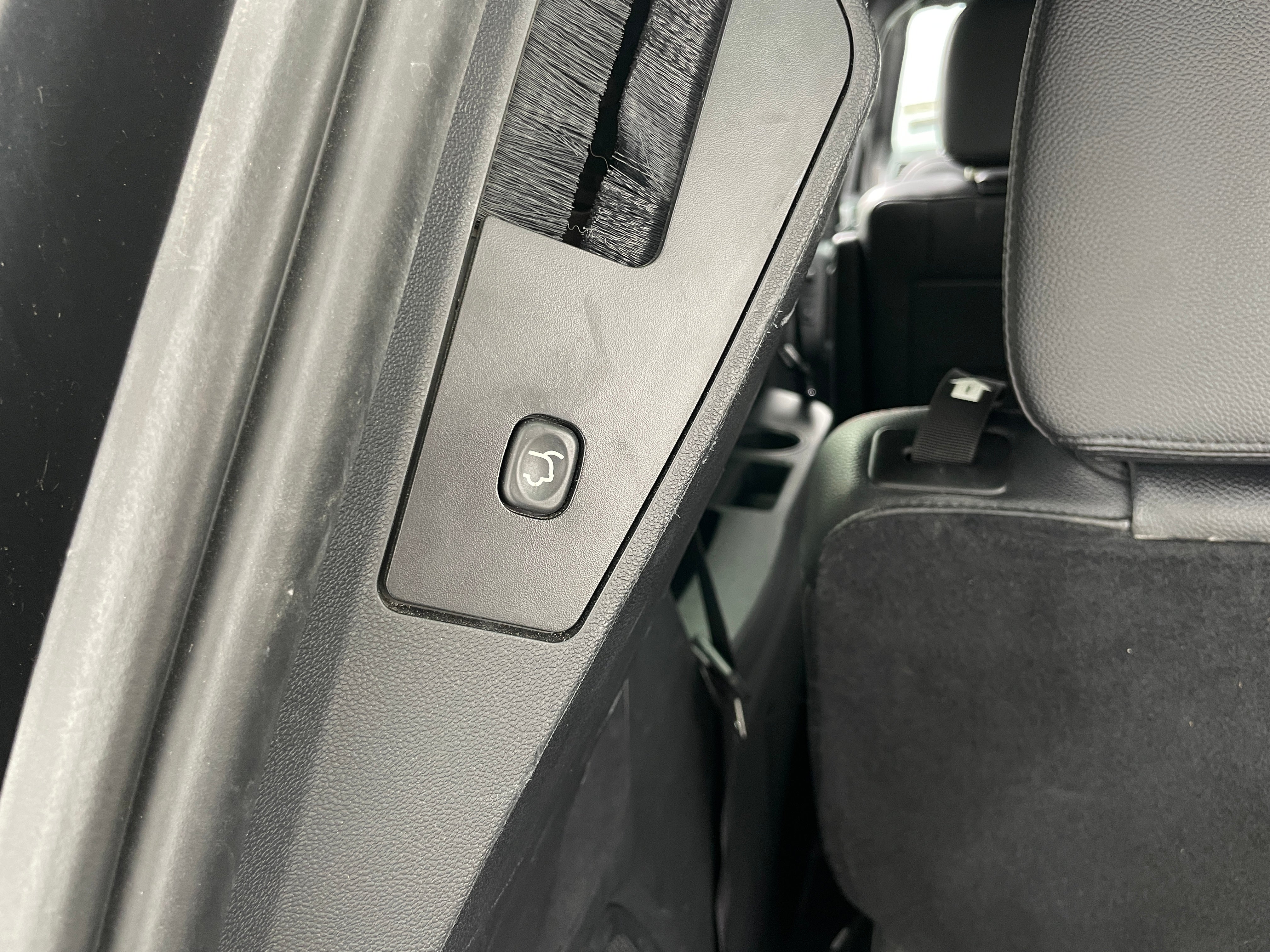 Used 2017 Dodge Grand Caravan GT with VIN 2C4RDGEG3HR647052 for sale in Oak Creek, WI