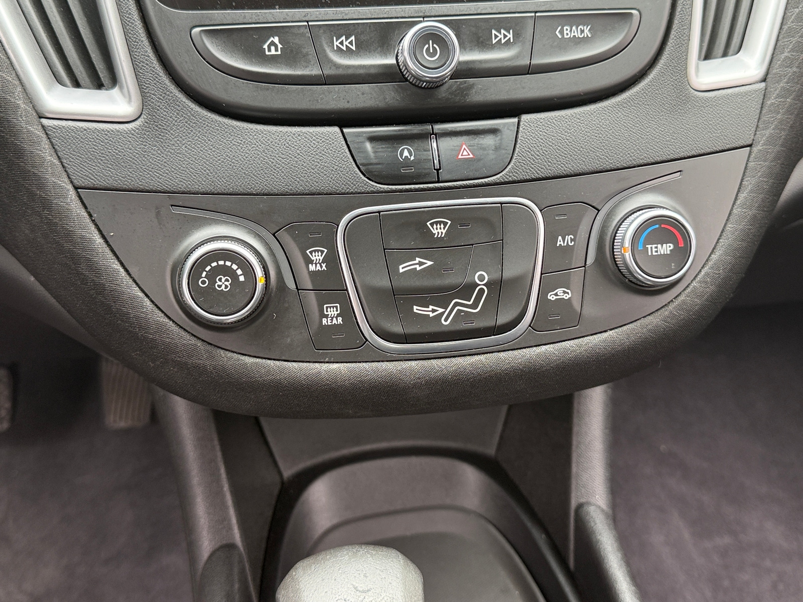 Thumbnail: 2022 Chevrolet Malibu - 4