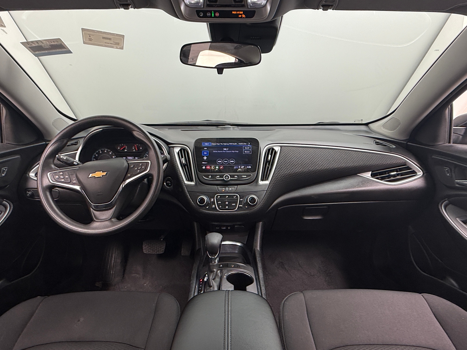 Thumbnail: 2024 Chevrolet Malibu - 3