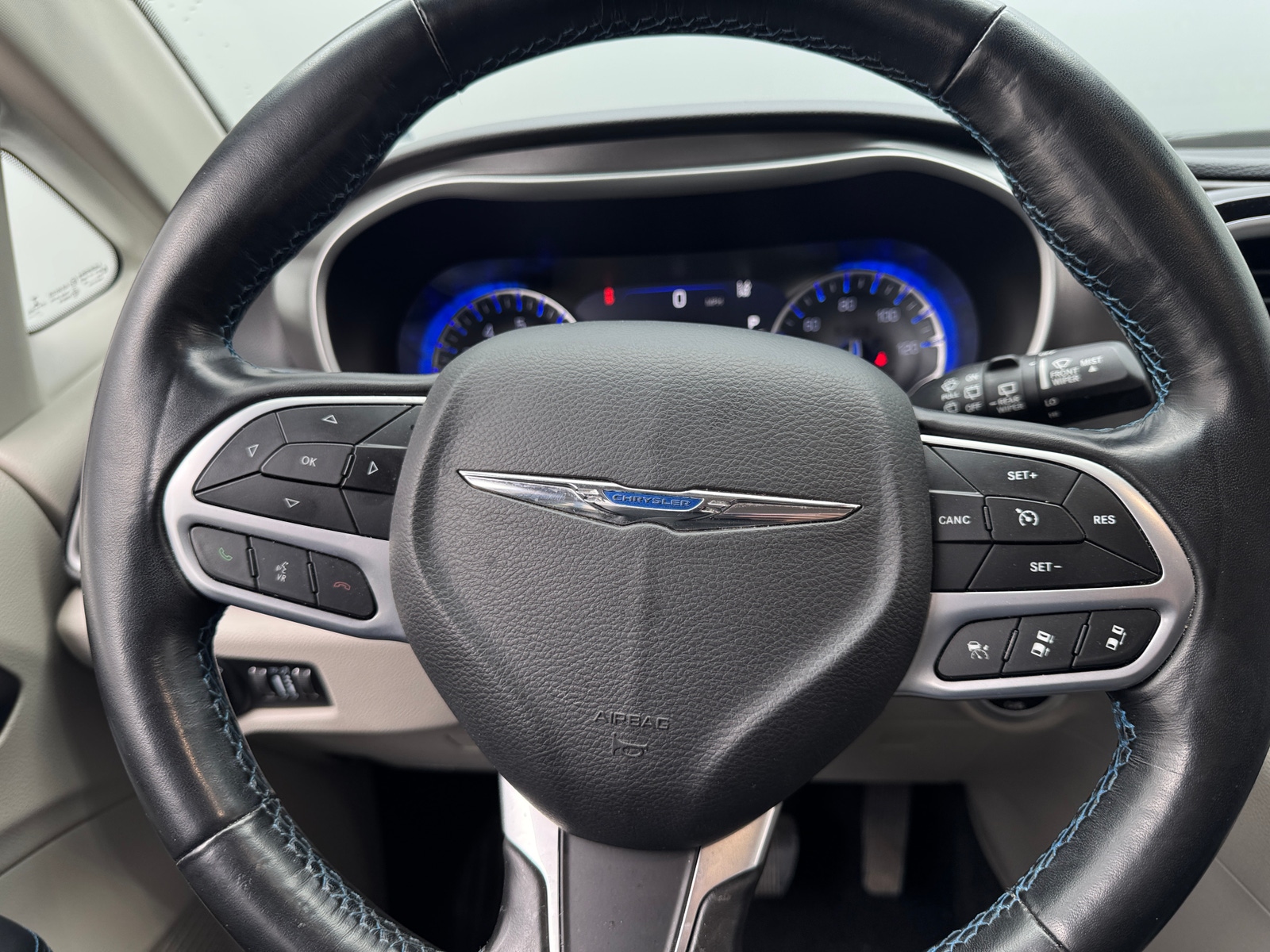 Thumbnail: 2021 Chrysler Pacifica - 4