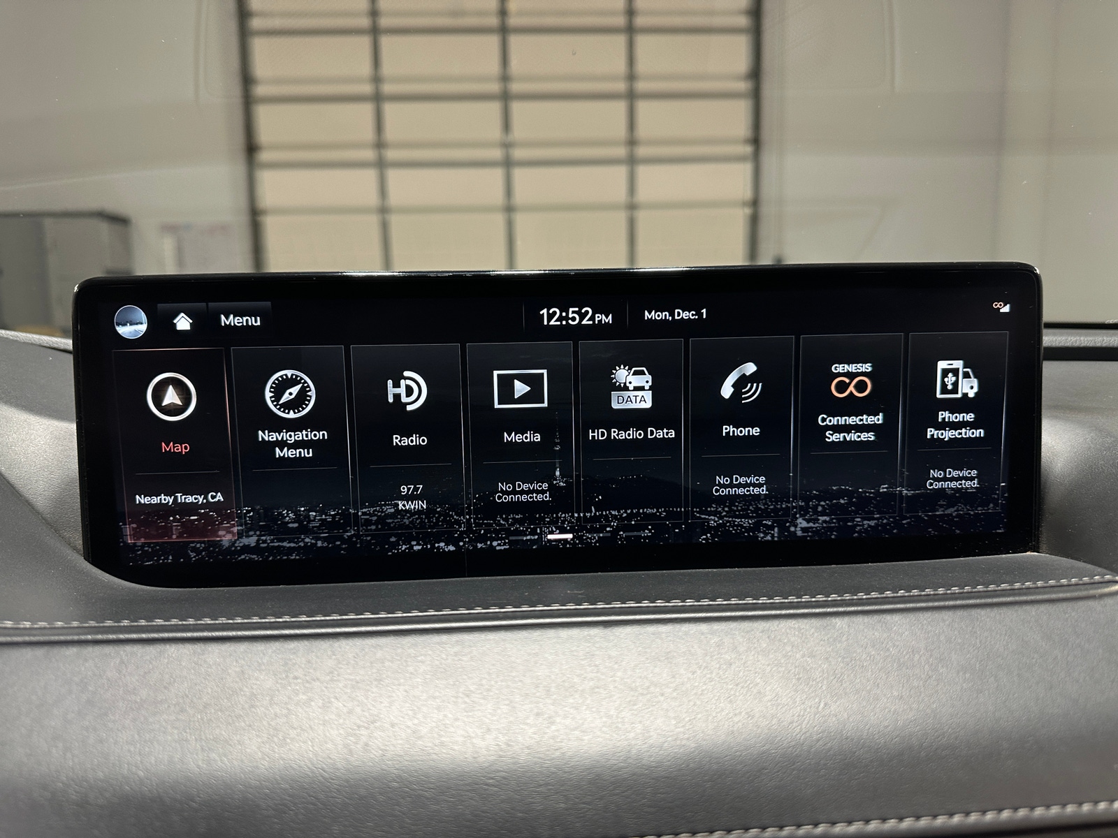 Thumbnail: 2023 Genesis G80 - 3