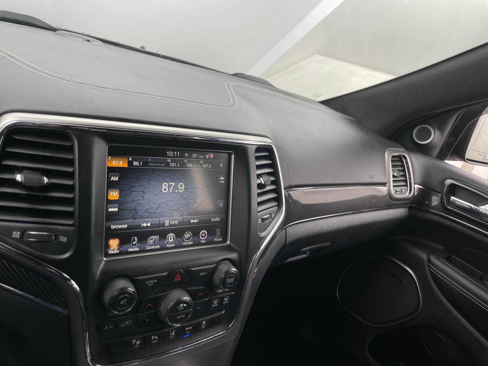 Thumbnail: 2017 Jeep Grand Cherokee - 3