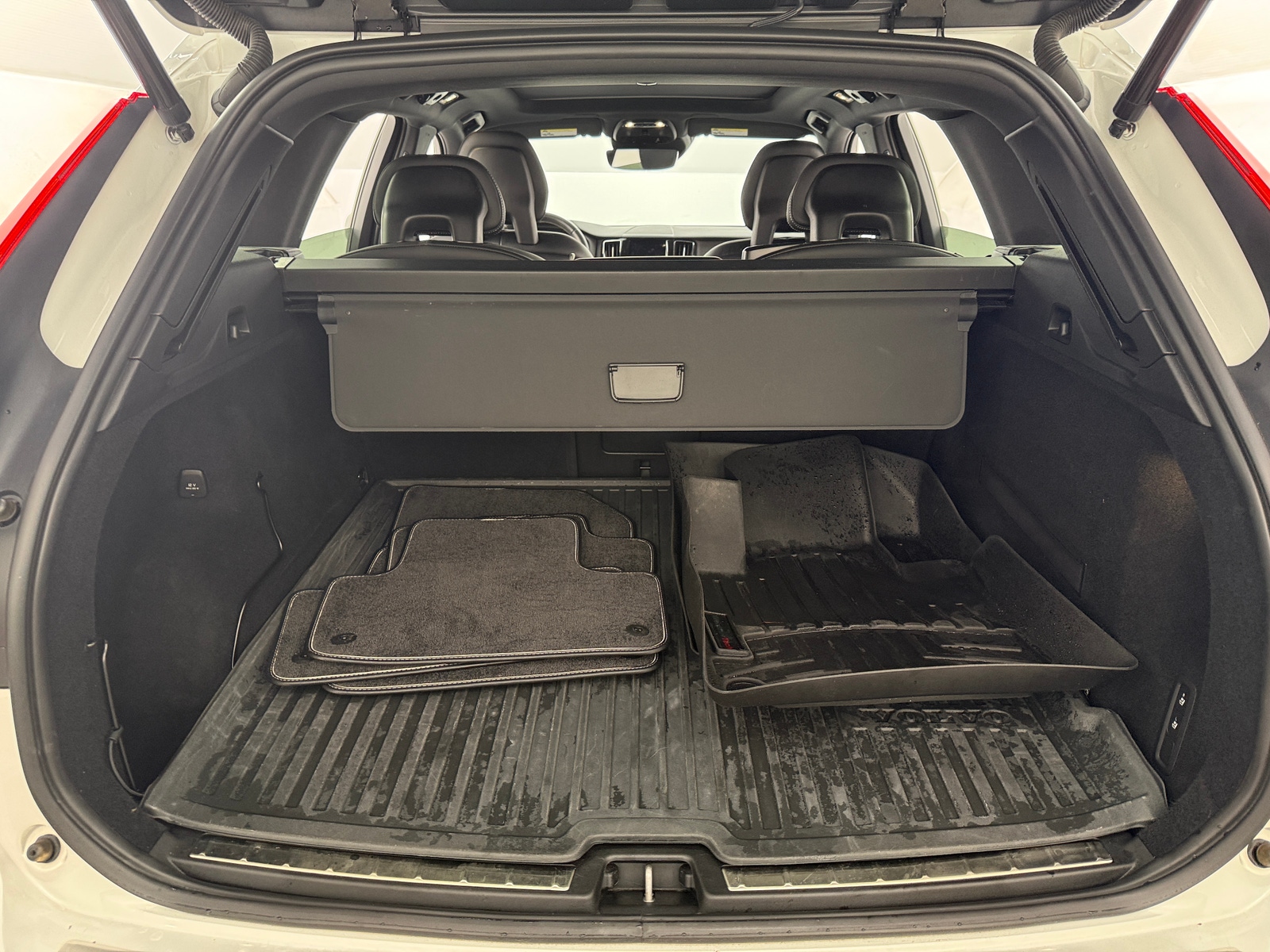 Thumbnail: 2018 Volvo XC60 - 6