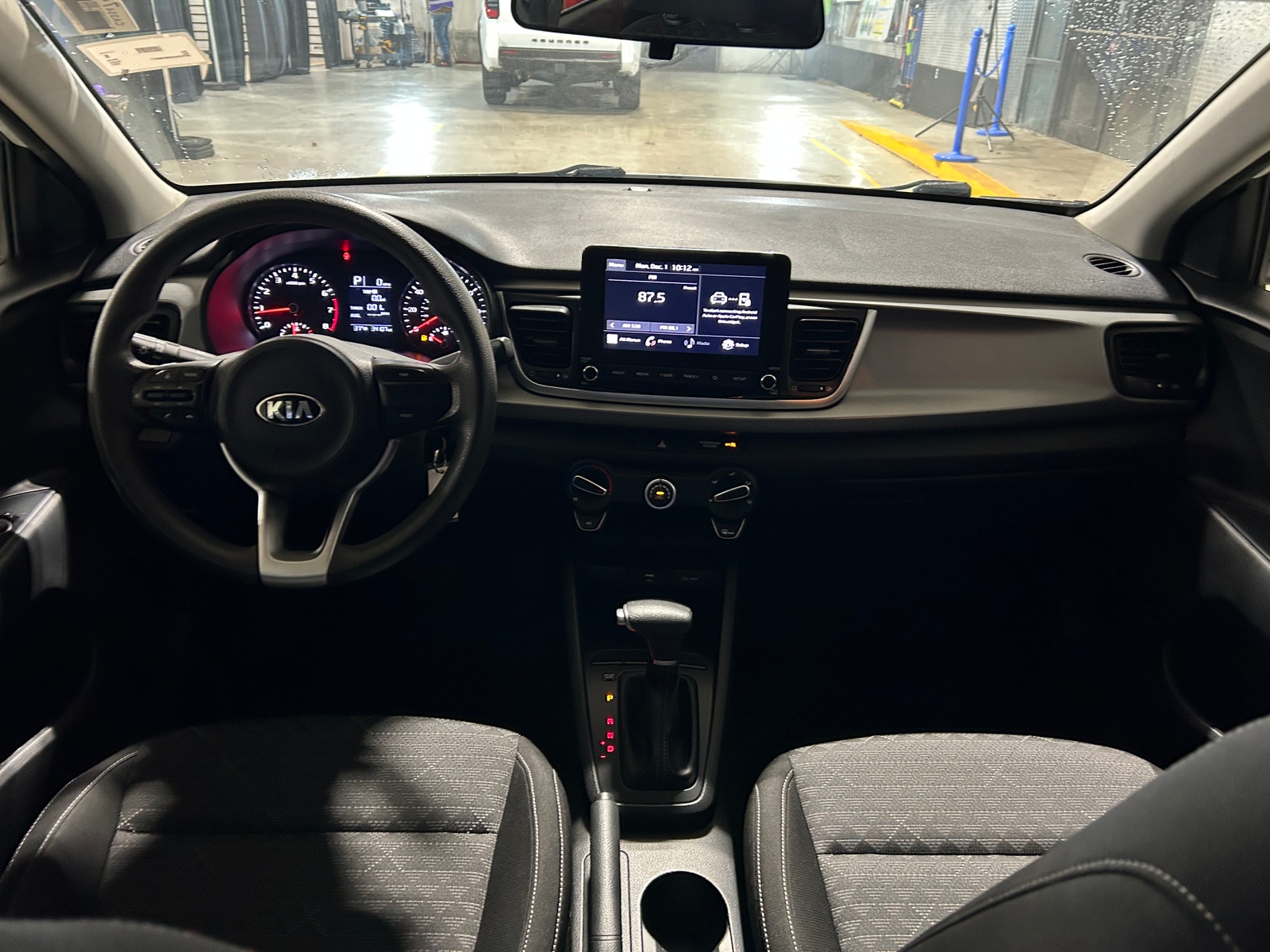 Thumbnail: 2021 Kia Rio - 3