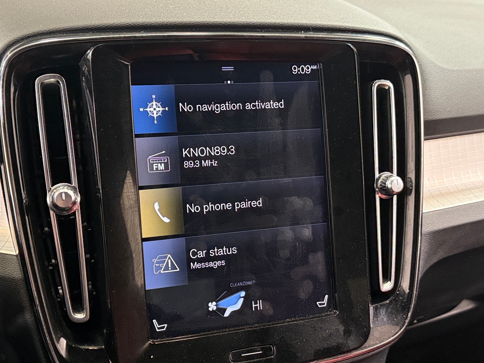 Thumbnail: 2019 Volvo XC40 - 3