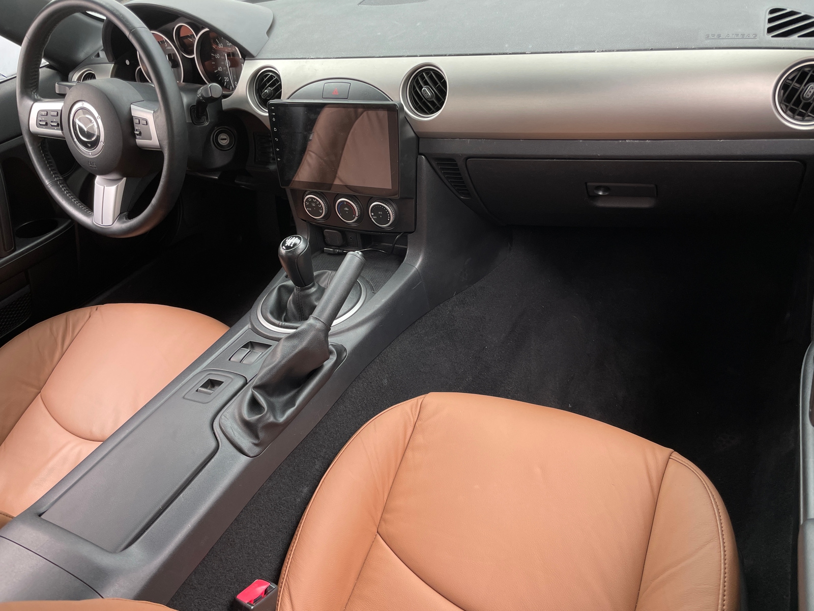 Thumbnail: 2010 Mazda MX-5 Miata - 3