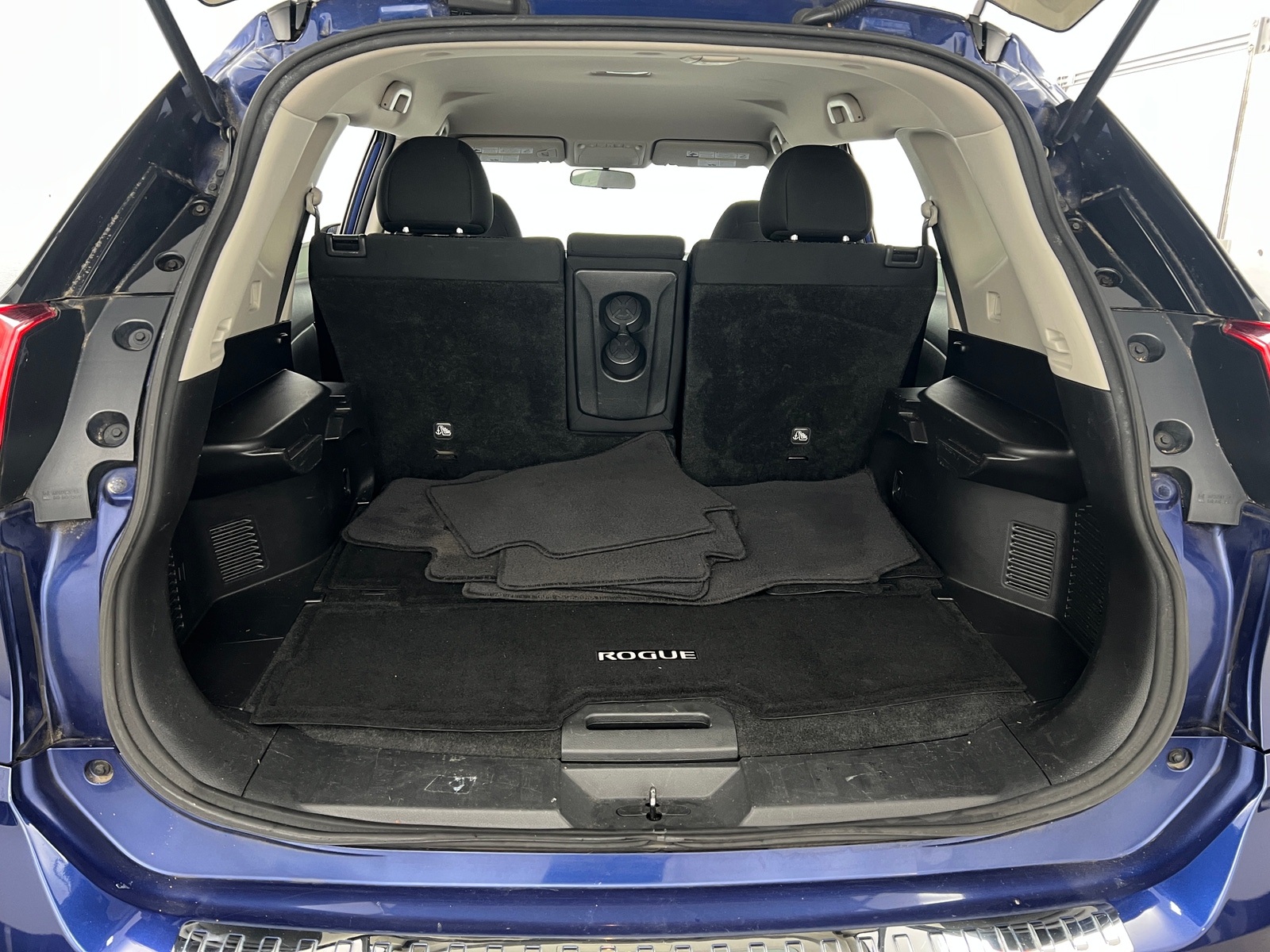 Thumbnail: 2017 Nissan Rogue - 7