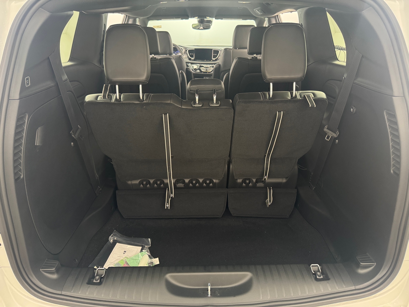 Thumbnail: 2026 Chrysler Pacifica - 6