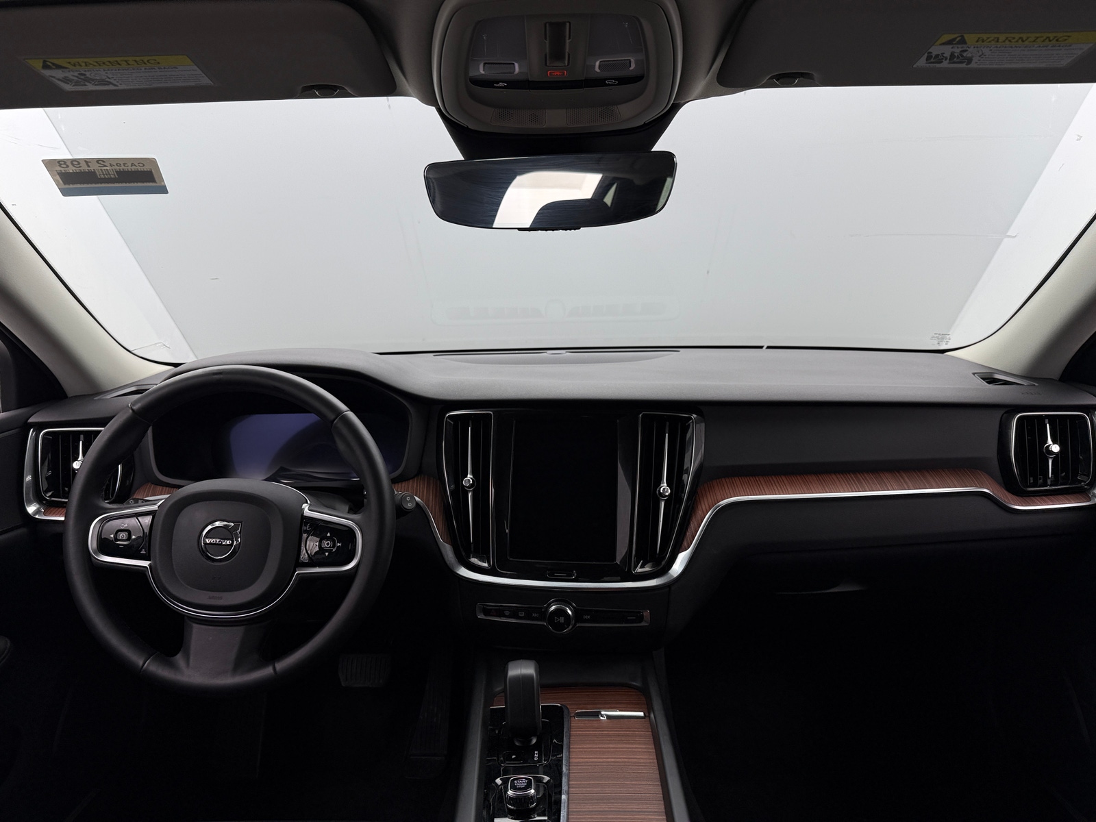 Thumbnail: 2025 Volvo V60 - 2