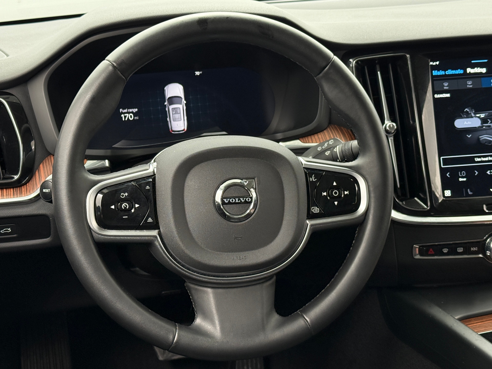 Thumbnail: 2025 Volvo V60 - 4