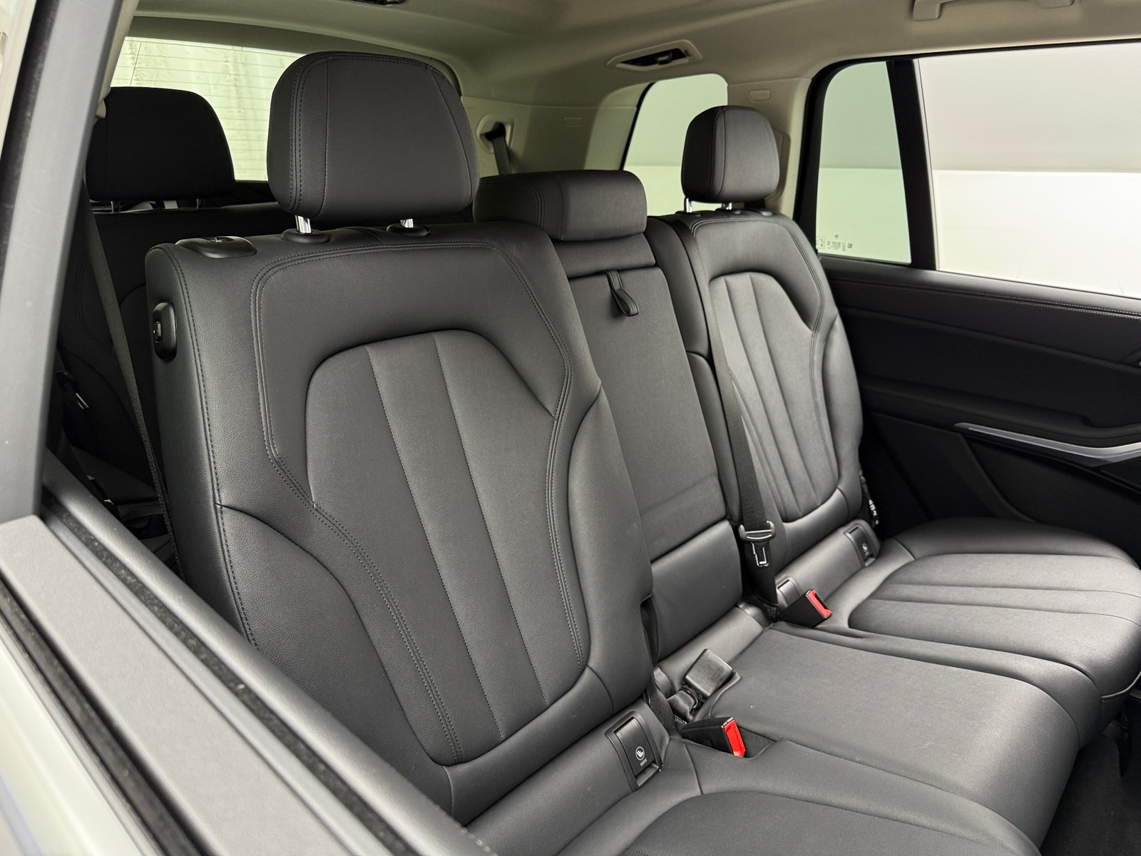 Thumbnail: 2022 BMW X7 - 5