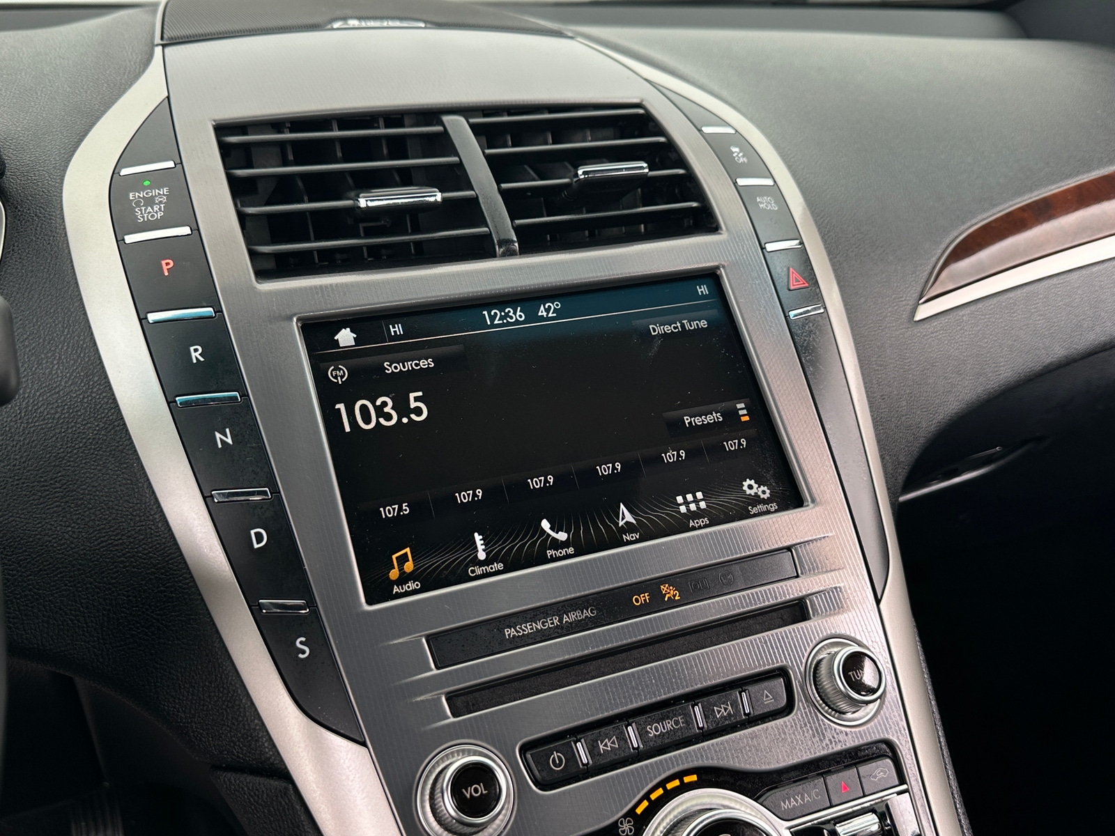 Thumbnail: 2017 Lincoln MKZ - 3