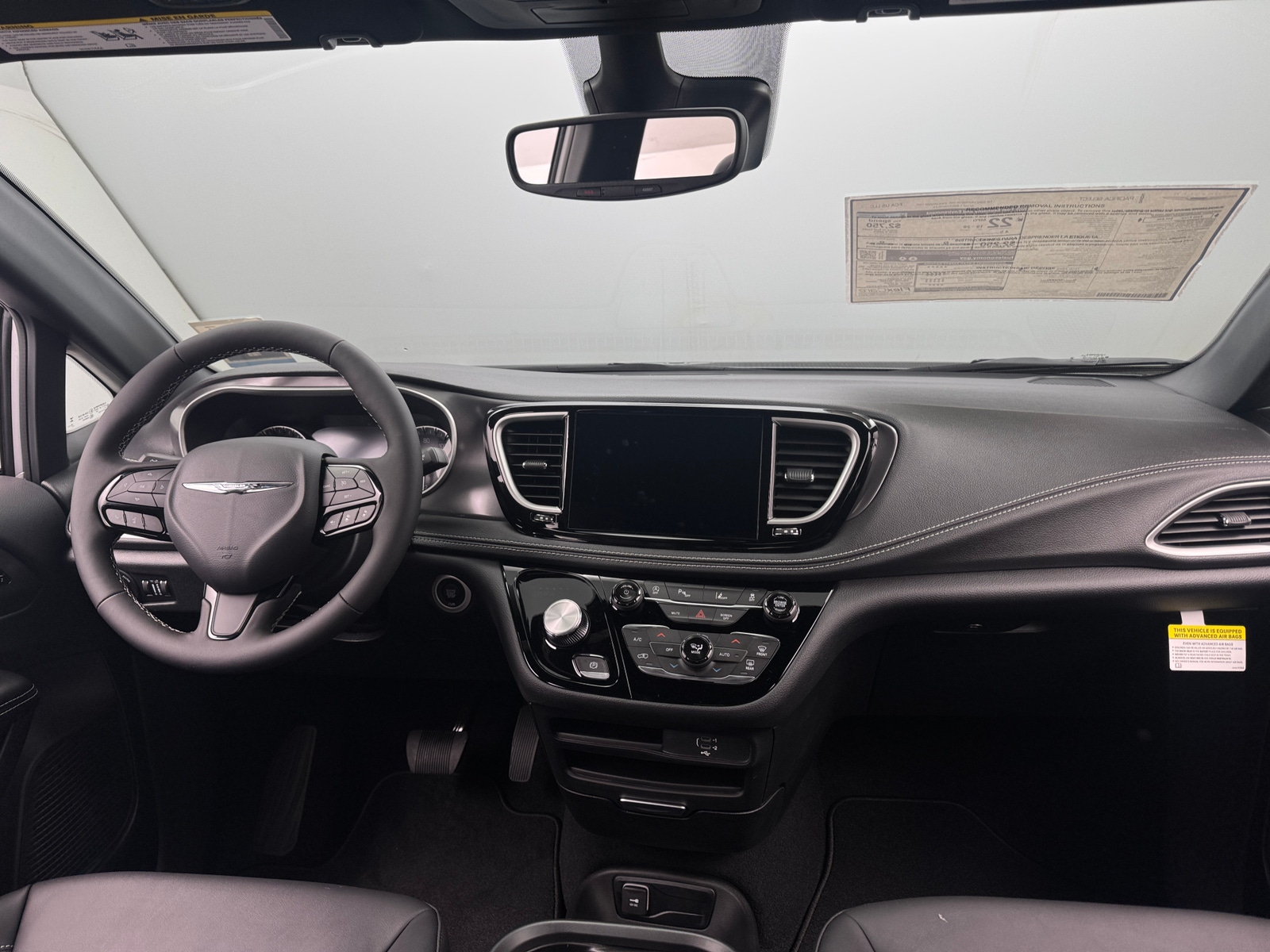 Thumbnail: 2026 Chrysler Pacifica - 2