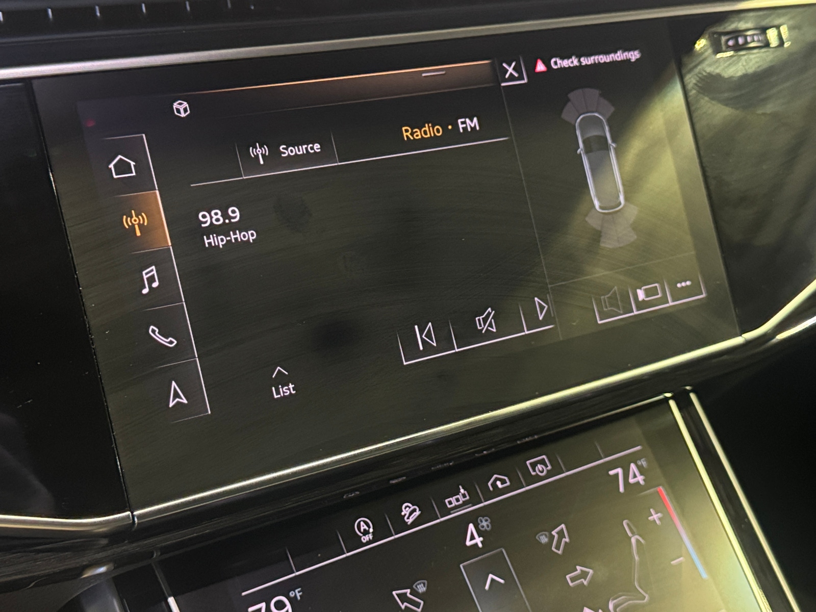 Thumbnail: 2020 Audi Q7 - 3