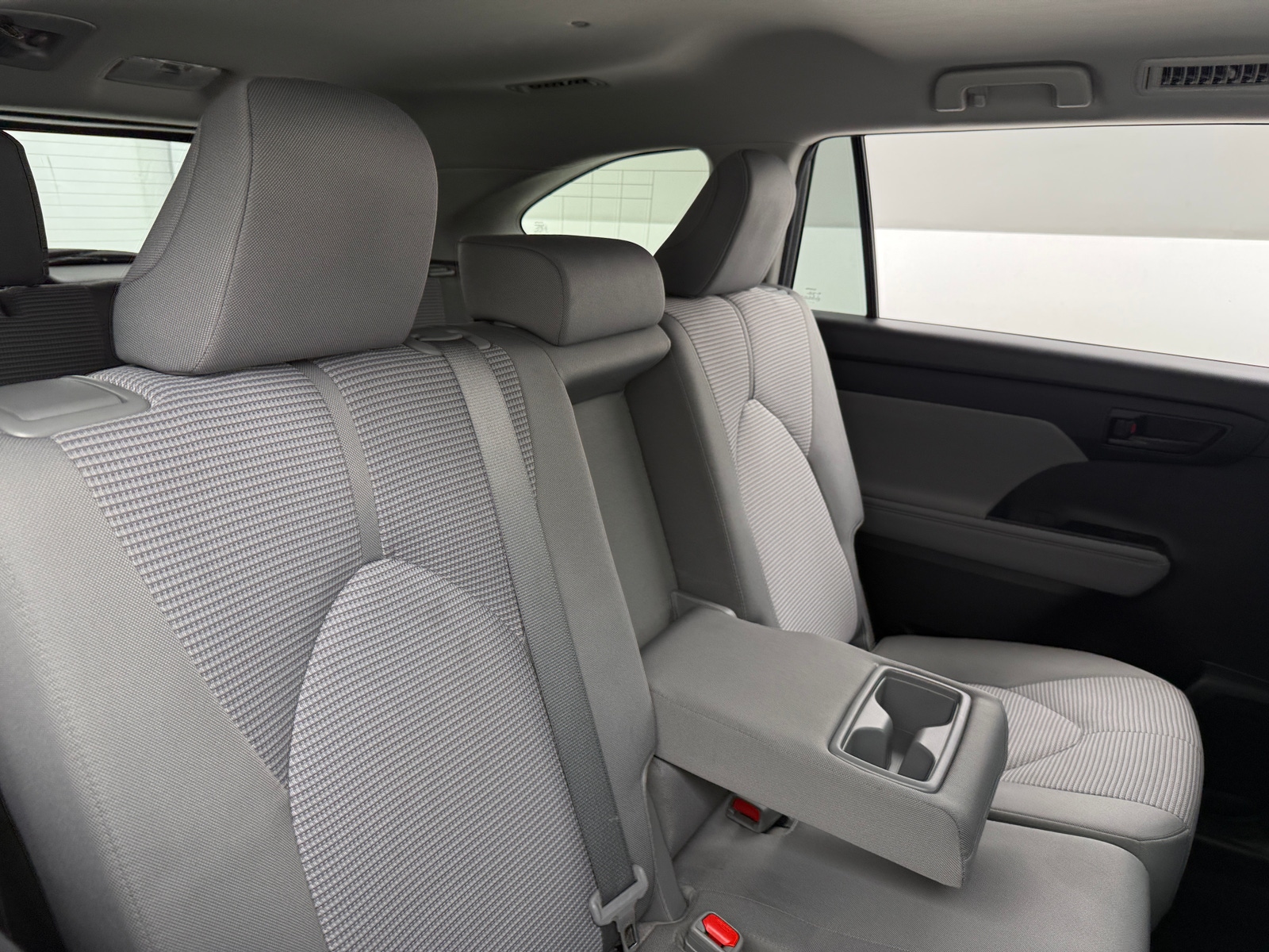 Thumbnail: 2022 Toyota Highlander - 6