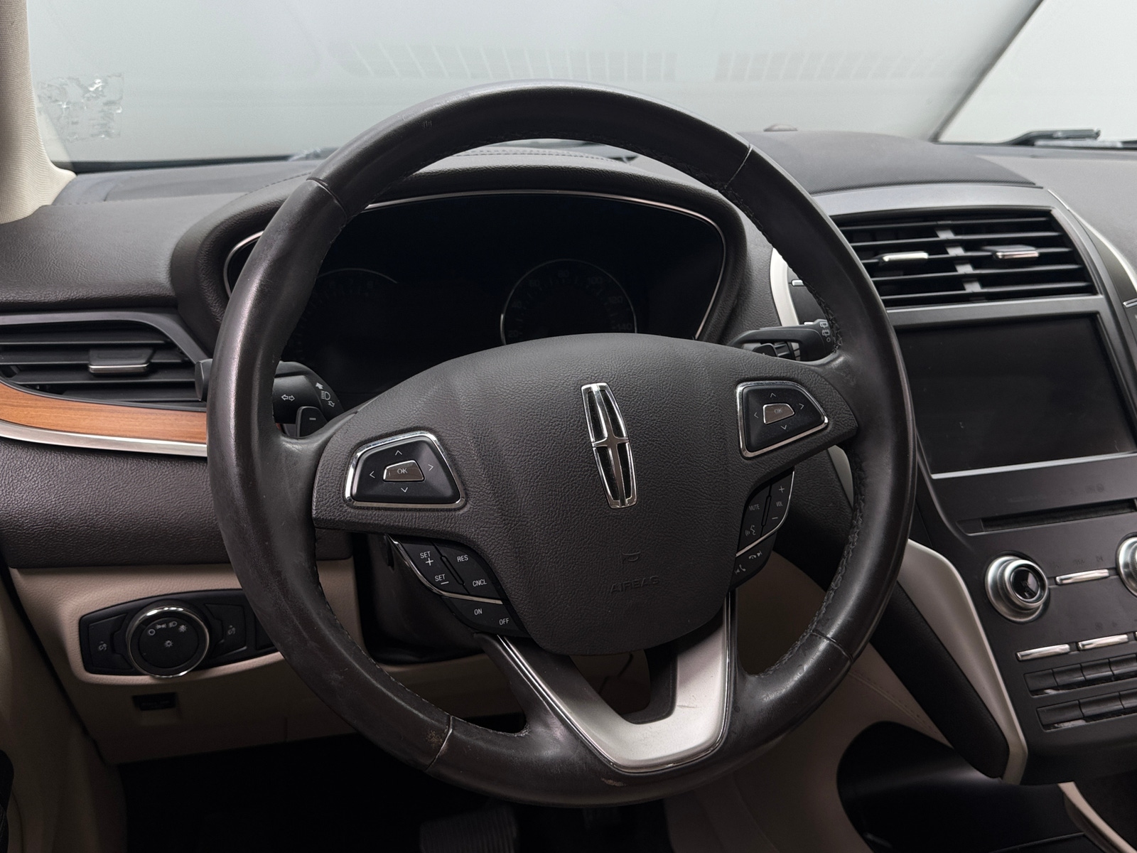 Thumbnail: 2019 Lincoln MKC - 4