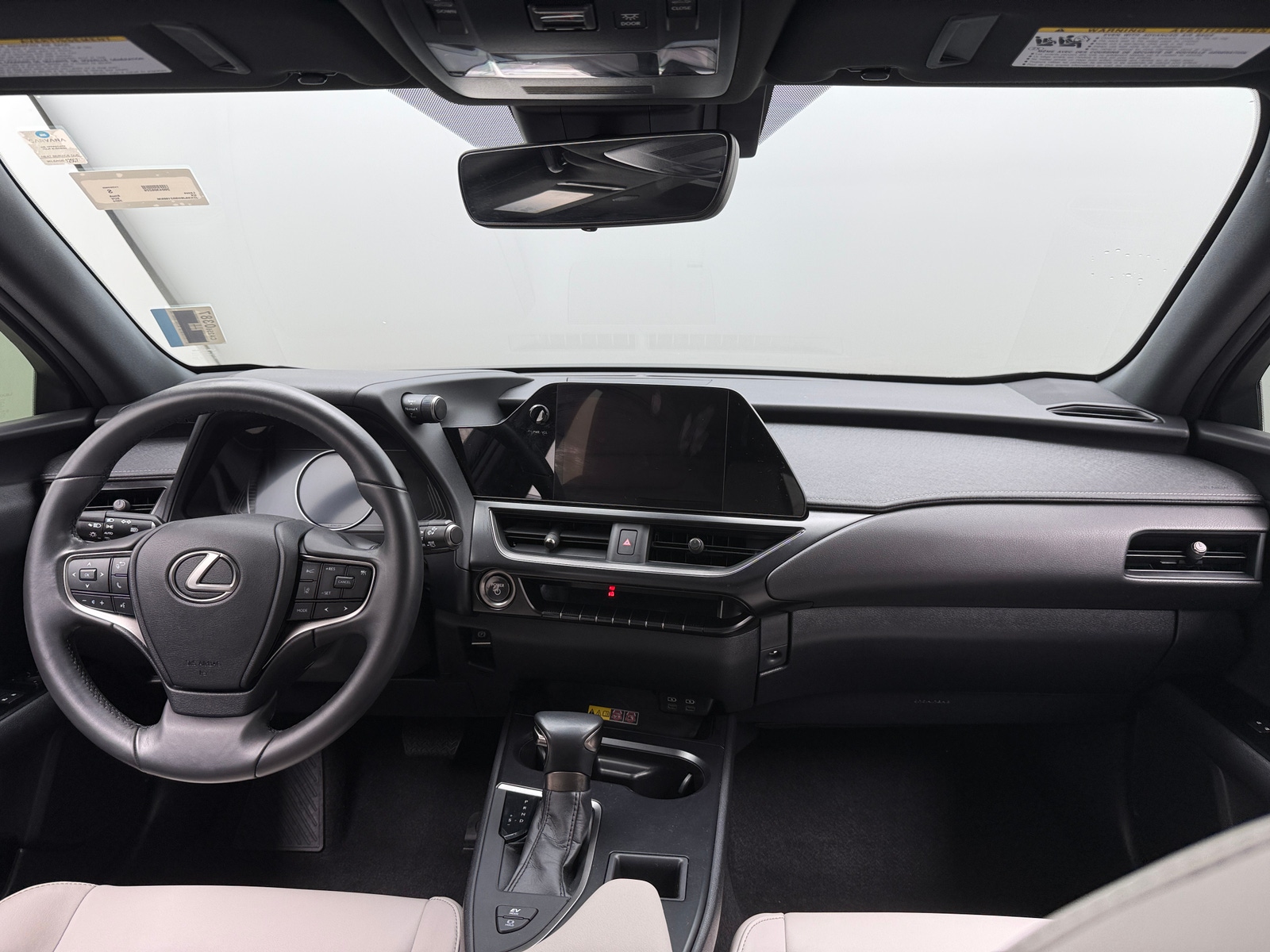 Thumbnail: 2024 Lexus UX - 2