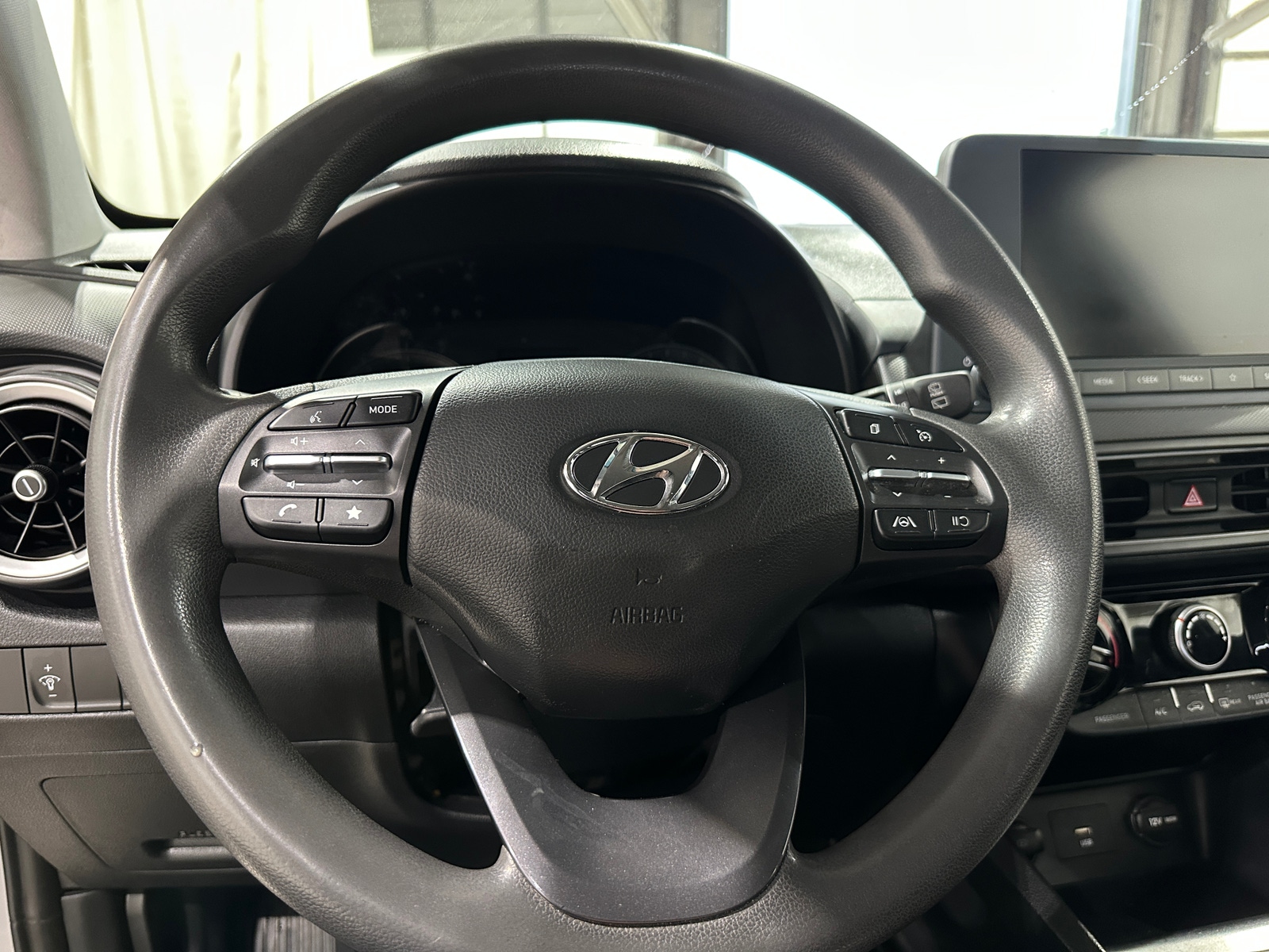 Thumbnail: 2023 Hyundai Kona - 5