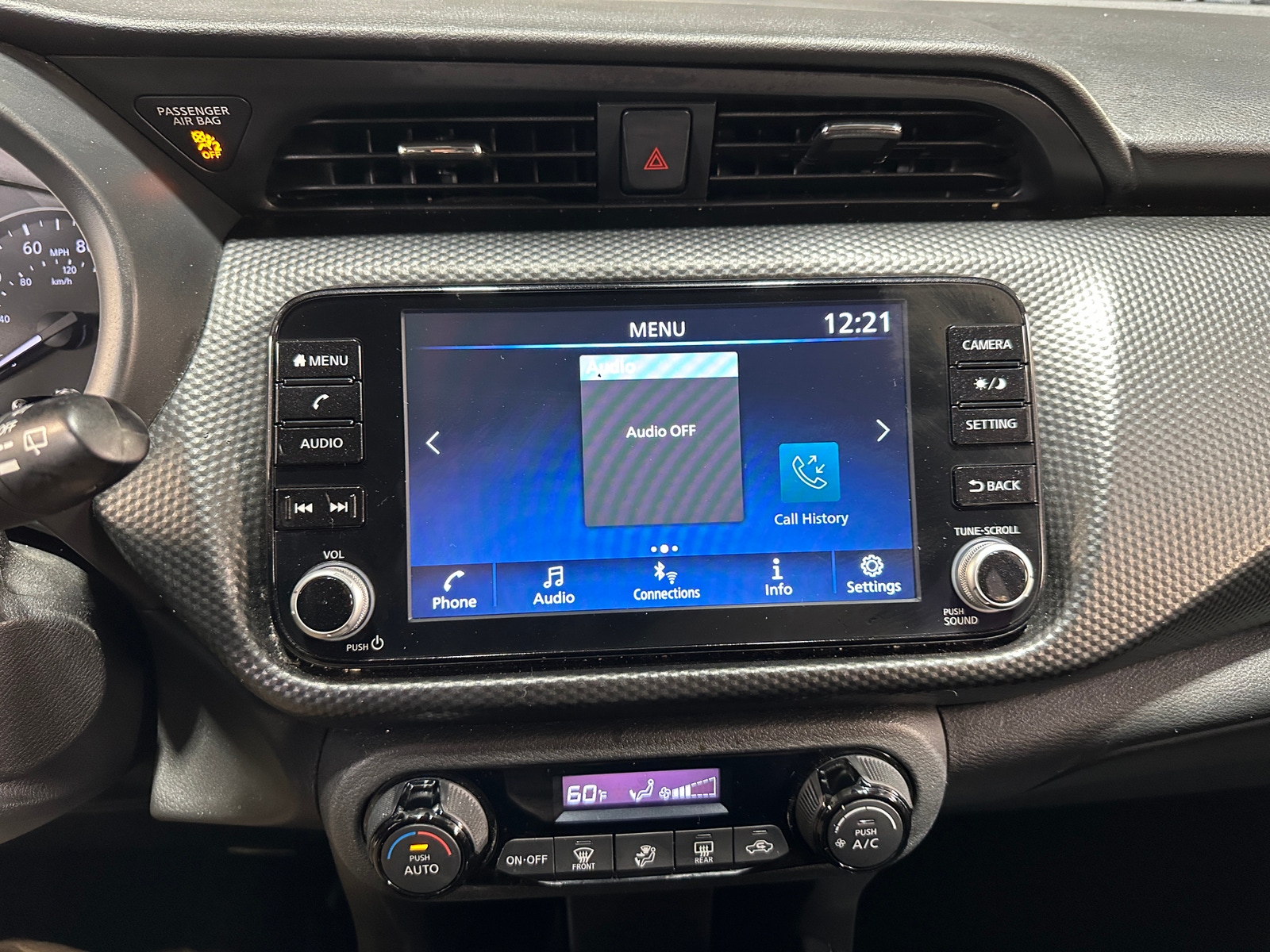 Thumbnail: 2021 Nissan Kicks - 4