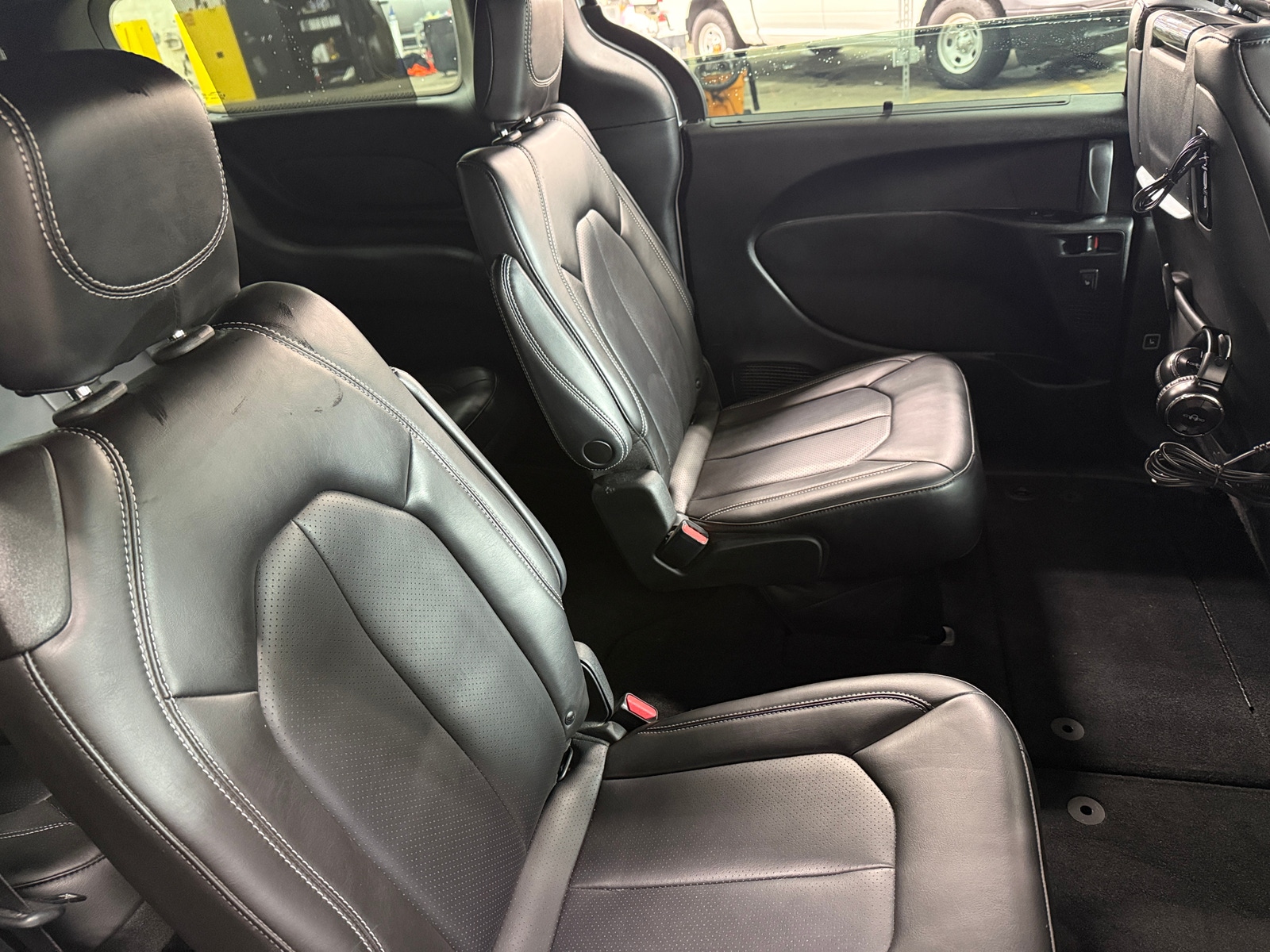 Thumbnail: 2023 Chrysler Pacifica - 5