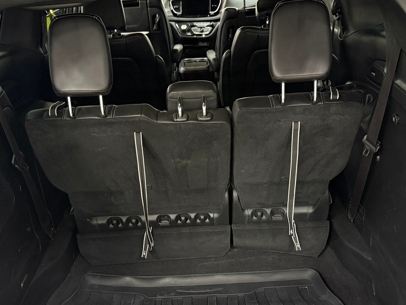 Thumbnail: 2023 Chrysler Pacifica - 6