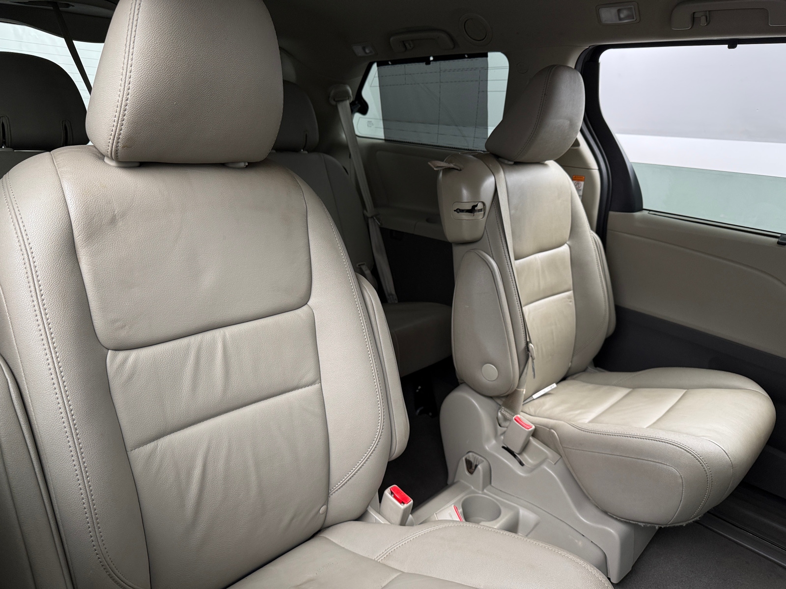 Thumbnail: 2020 Toyota Sienna - 5