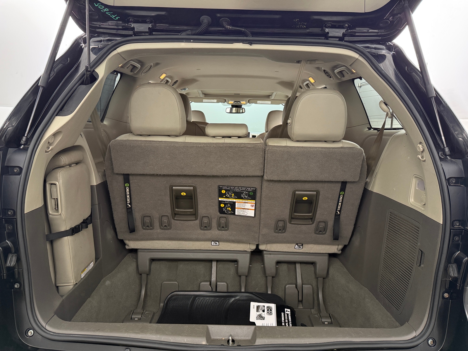 Thumbnail: 2020 Toyota Sienna - 6