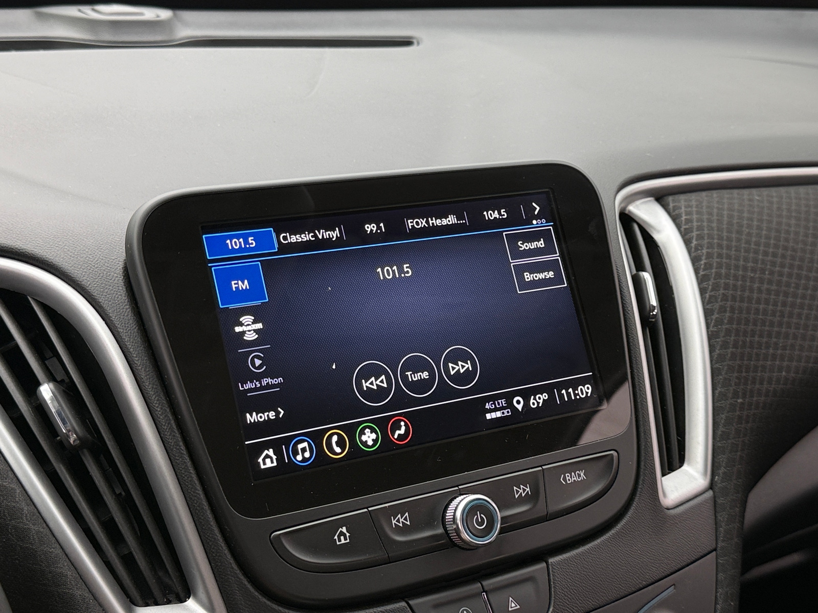 Thumbnail: 2024 Chevrolet Malibu - 4