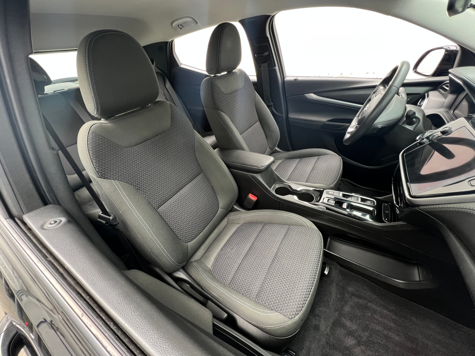 Thumbnail: 2023 Chevrolet Bolt EUV - 2