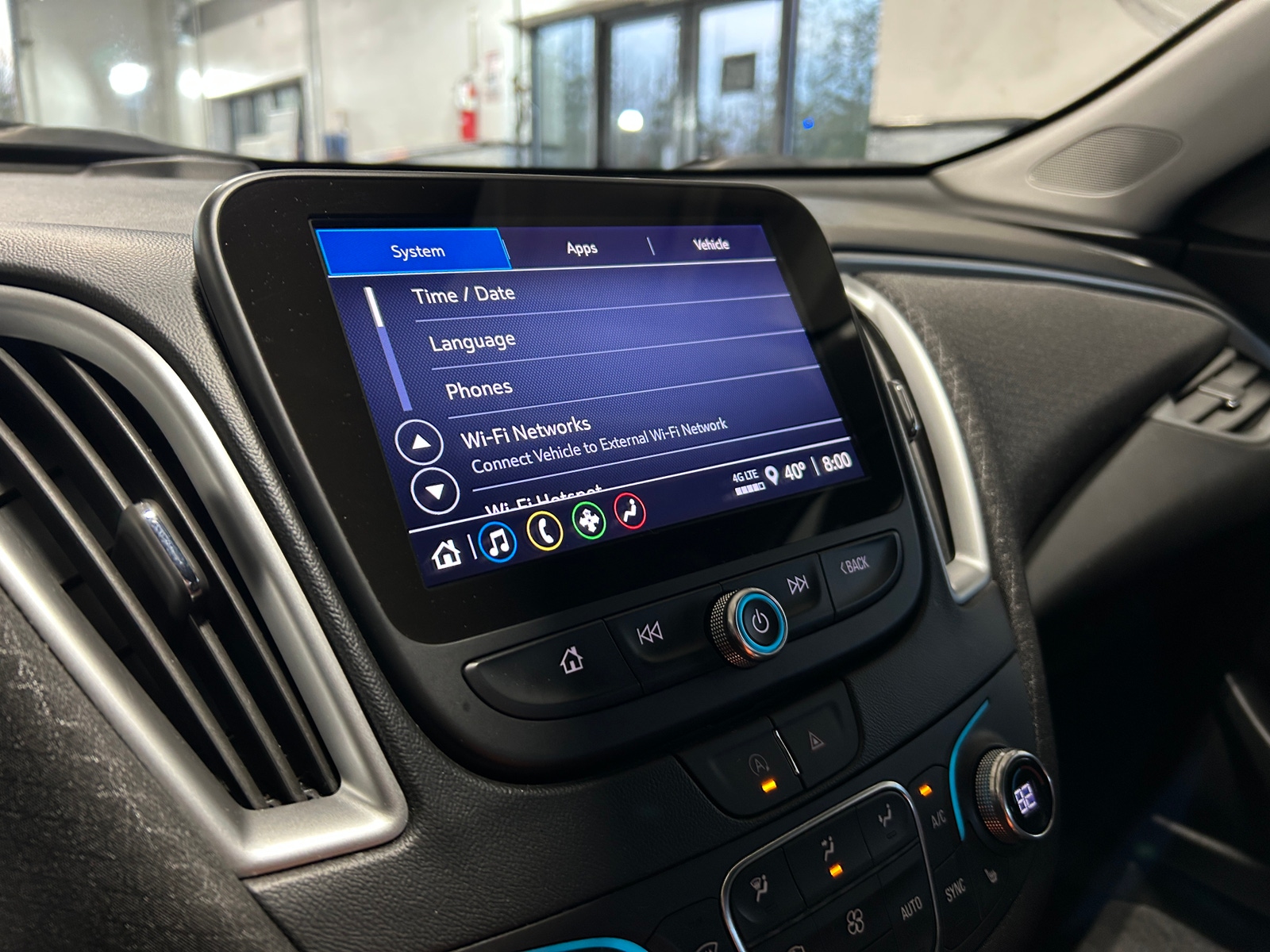 Thumbnail: 2024 Chevrolet Malibu - 4