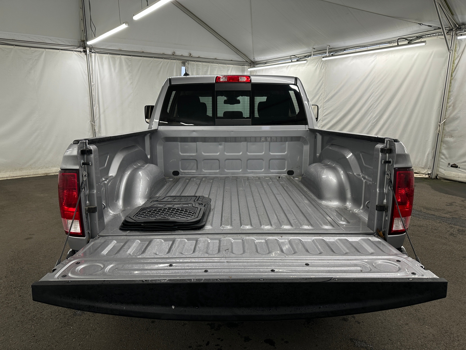 Thumbnail: 2023 RAM 1500 Classic - 7