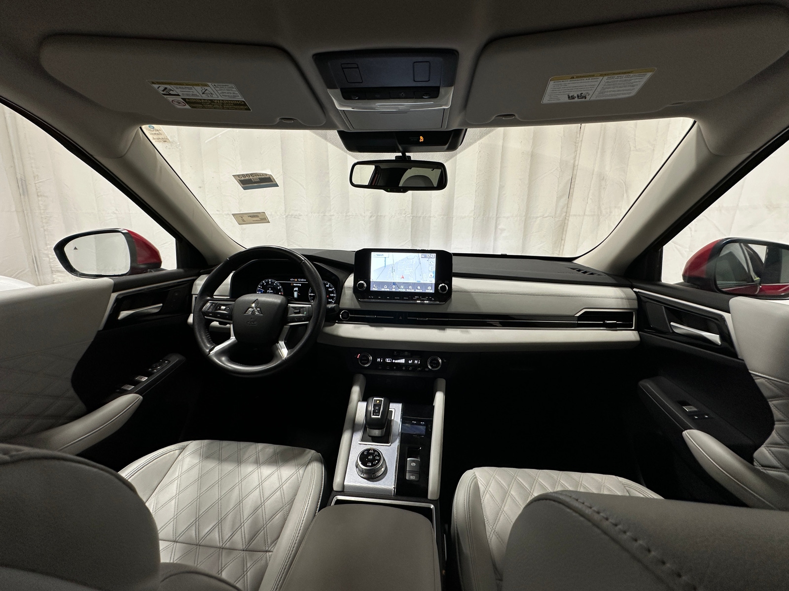 Thumbnail: 2024 Mitsubishi Outlander - 2