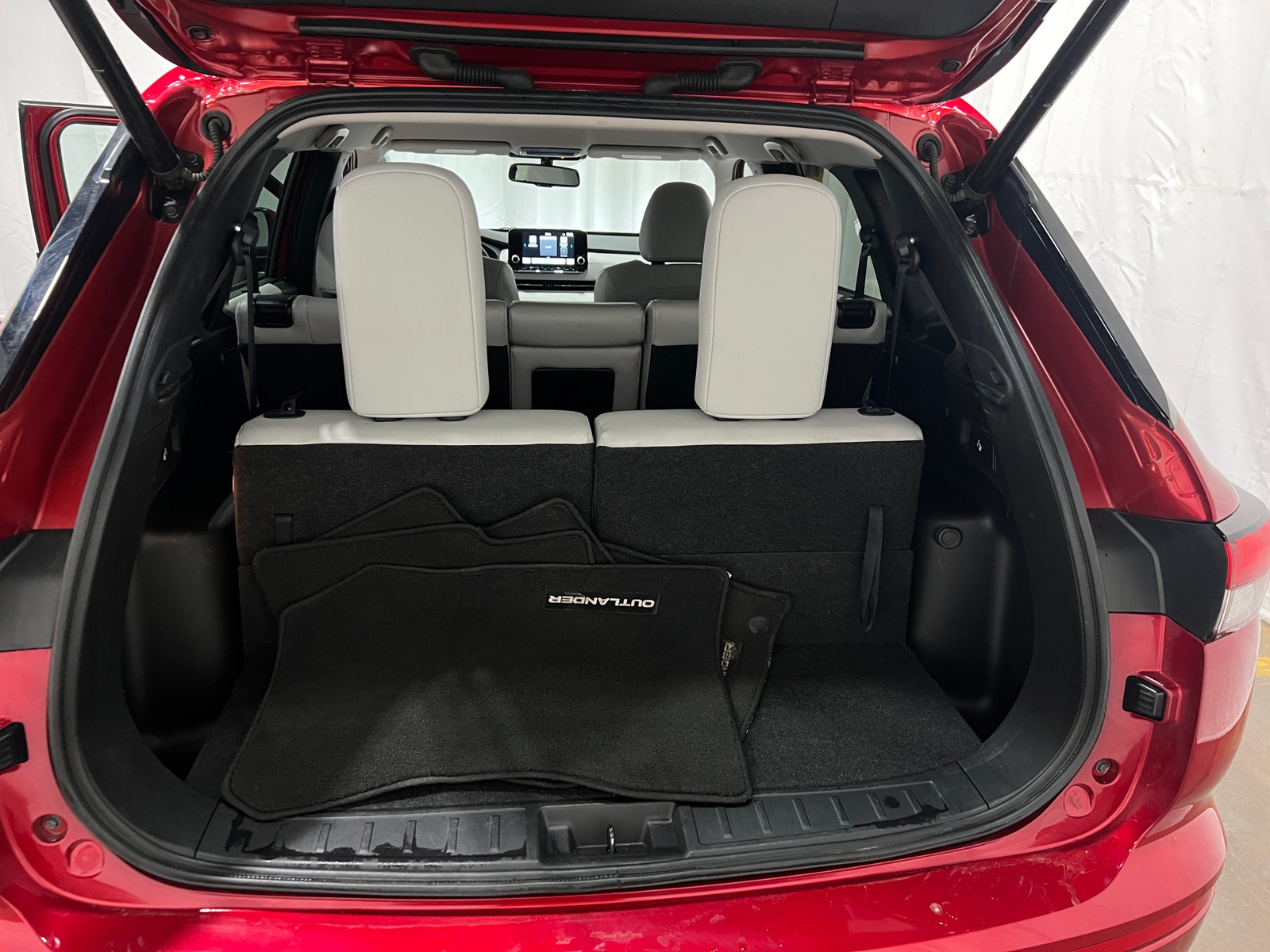 Thumbnail: 2024 Mitsubishi Outlander - 6