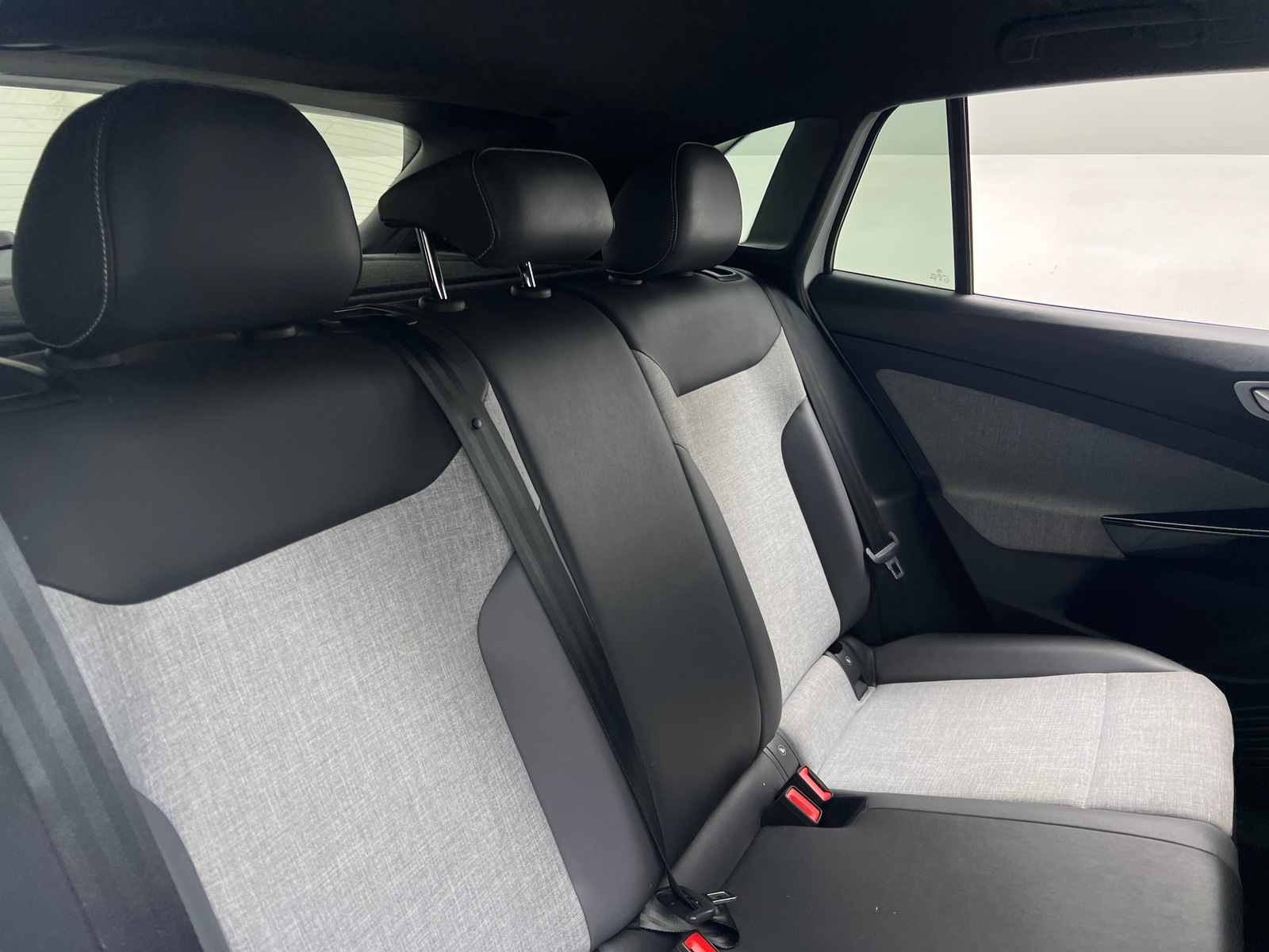 Thumbnail: 2023 Volkswagen ID.4 - 6