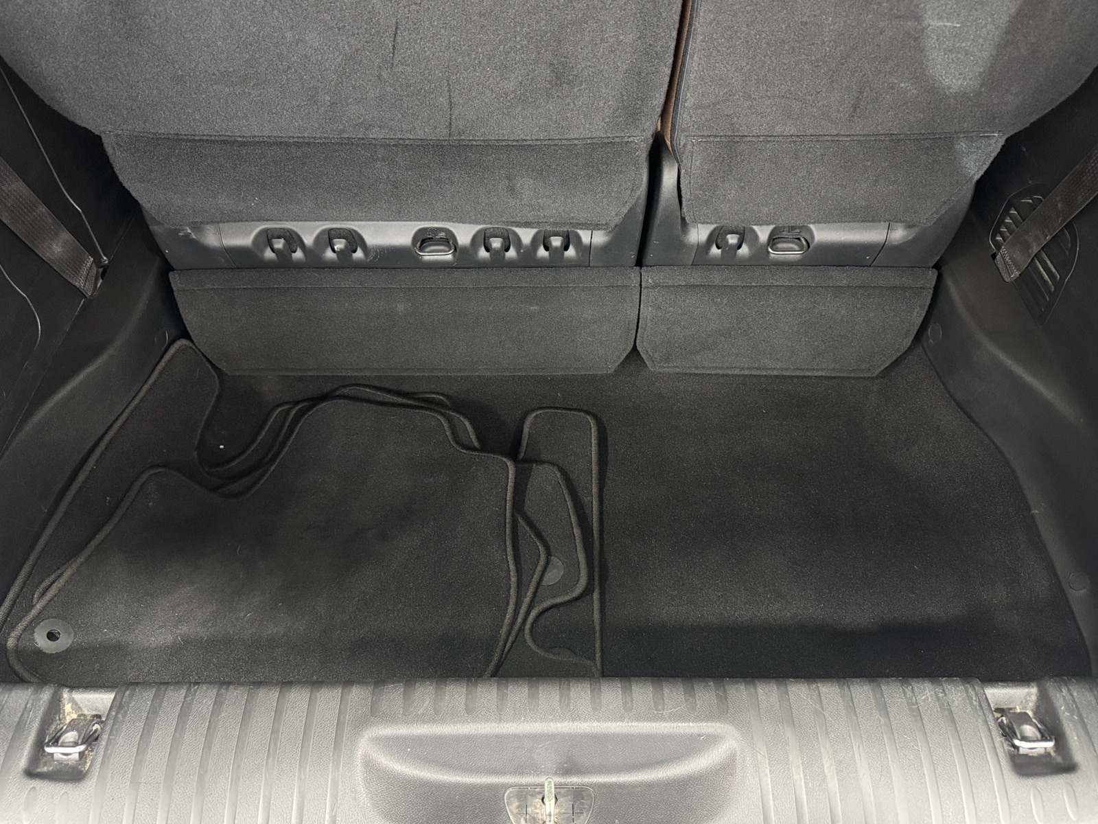 Thumbnail: 2018 Chrysler Pacifica - 6