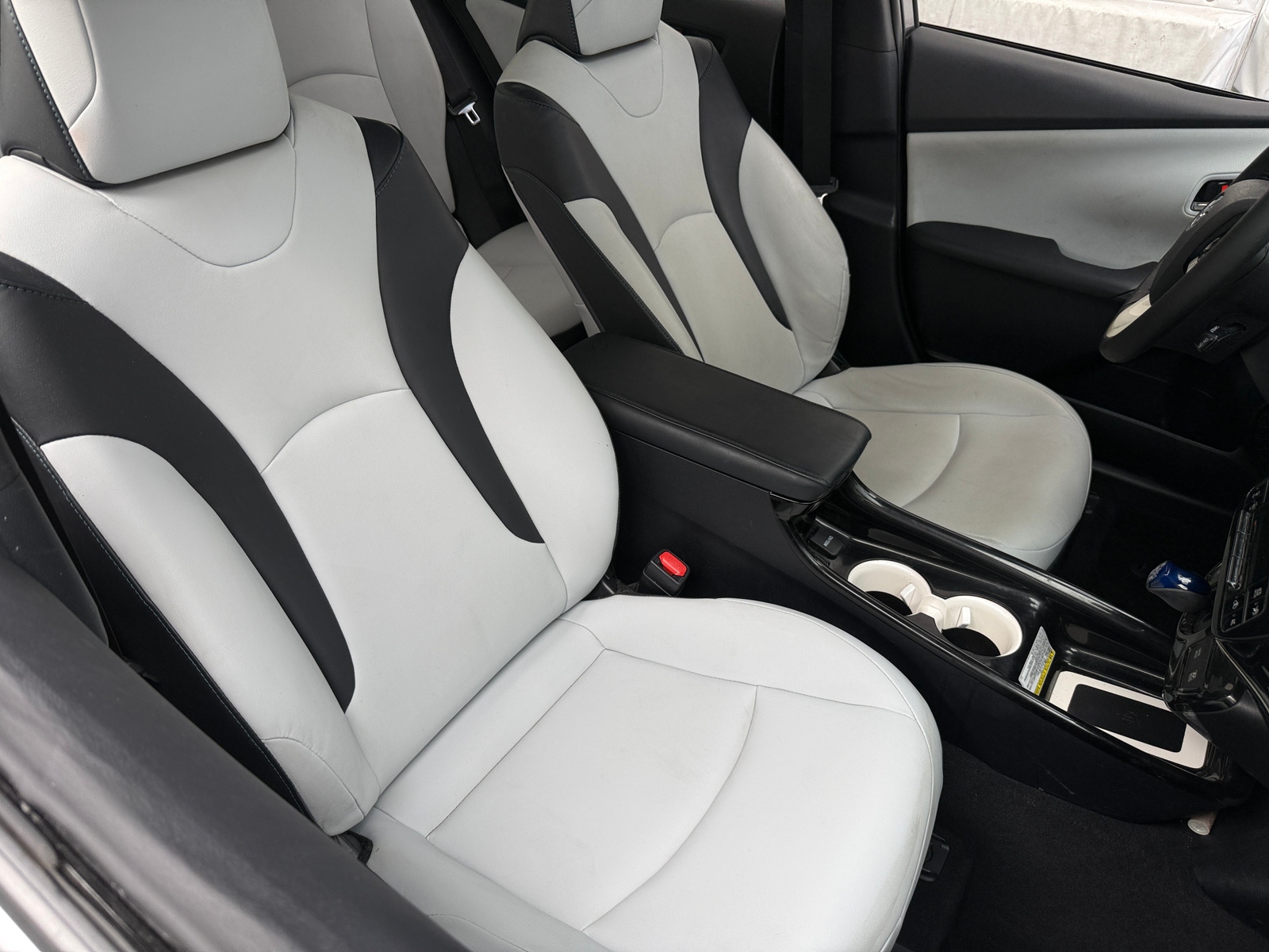 Thumbnail: 2016 Toyota Prius - 2